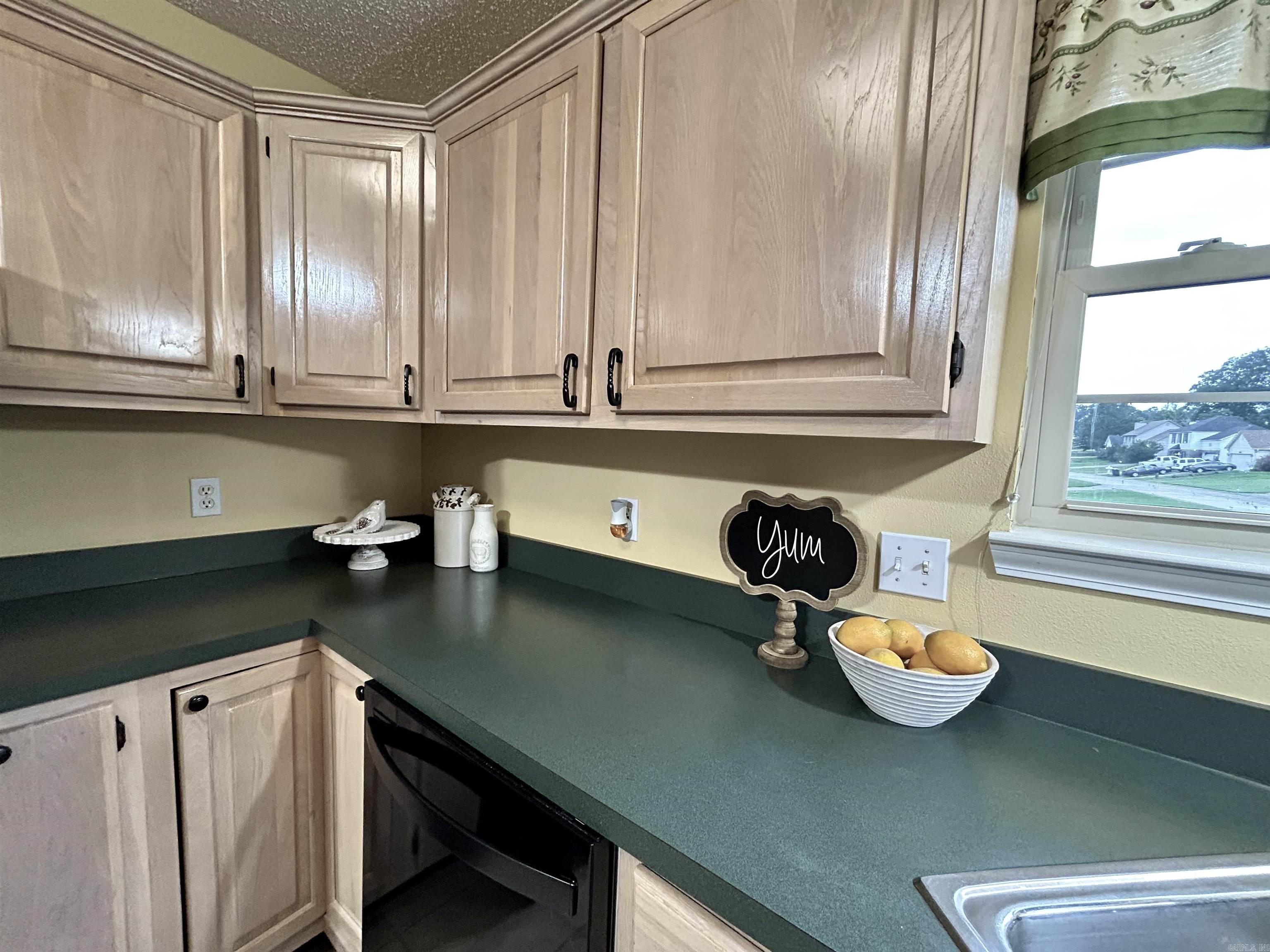 1828  DOVE  Benton, AR