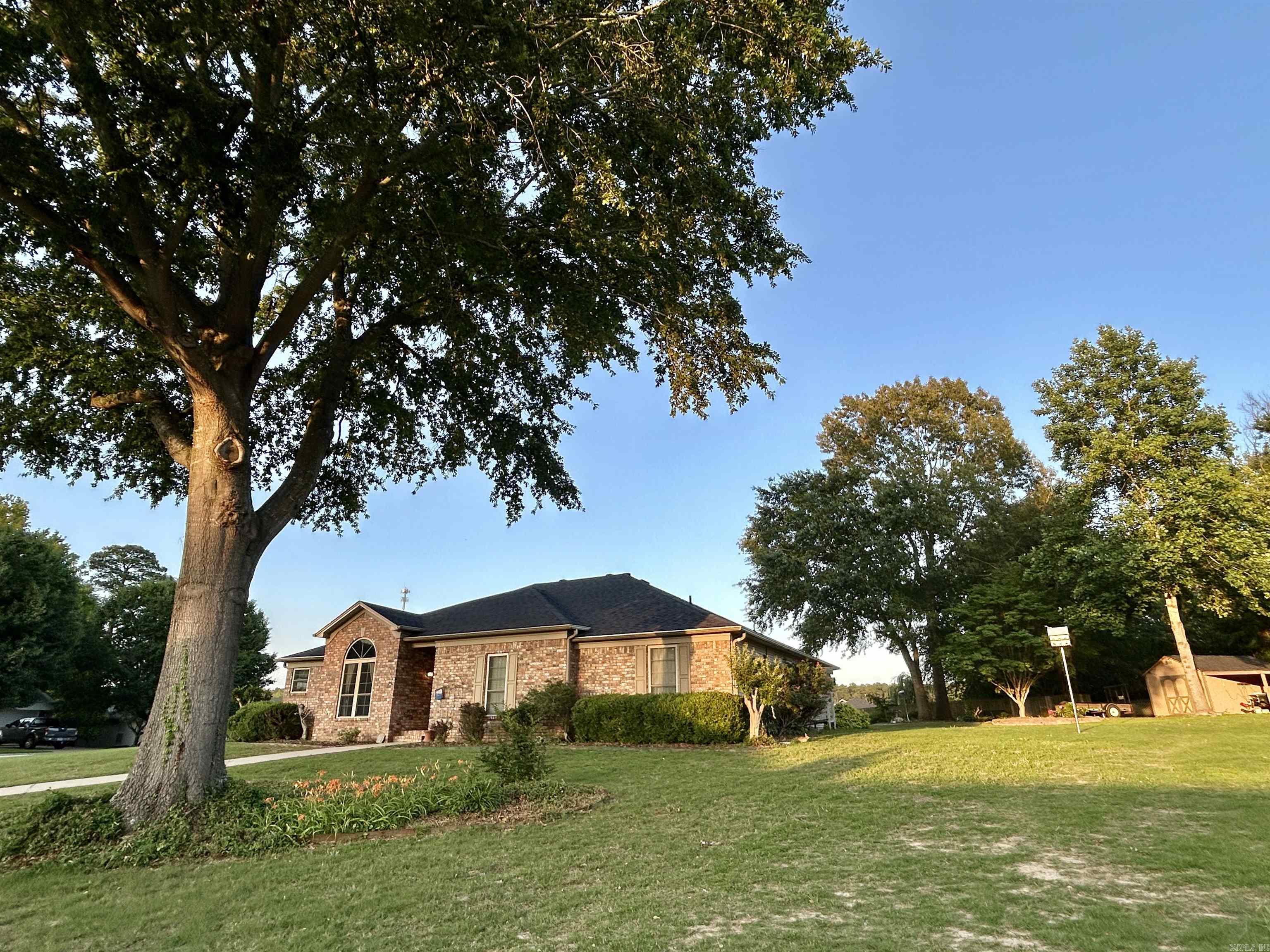 1828  DOVE  Benton, AR