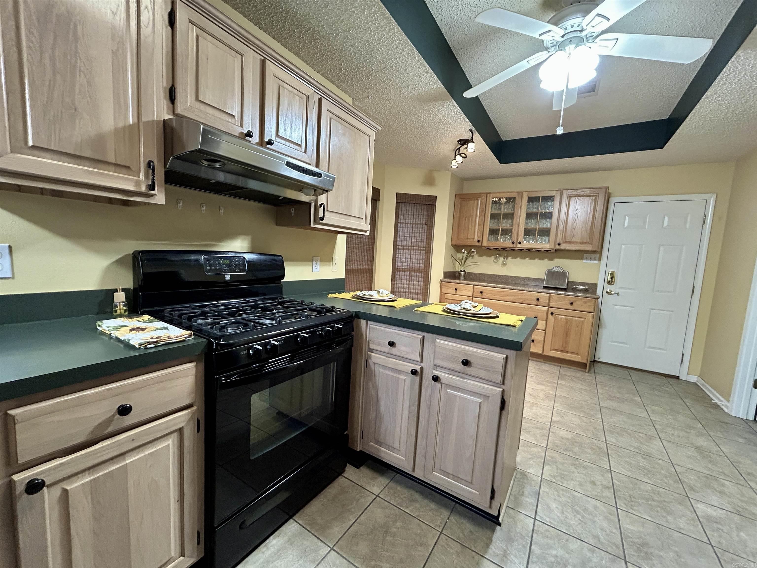1828  DOVE  Benton, AR