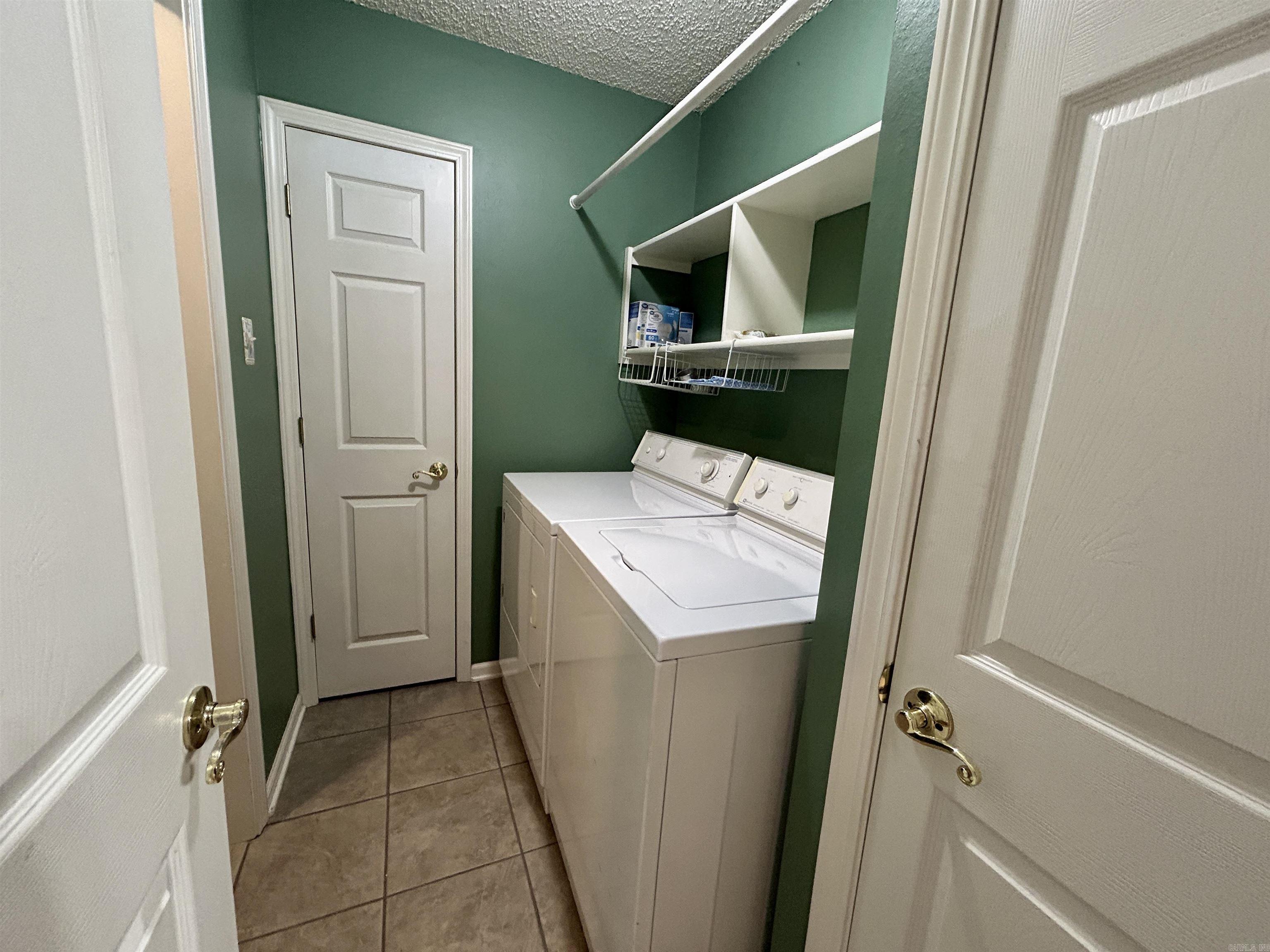 1828  DOVE  Benton, AR