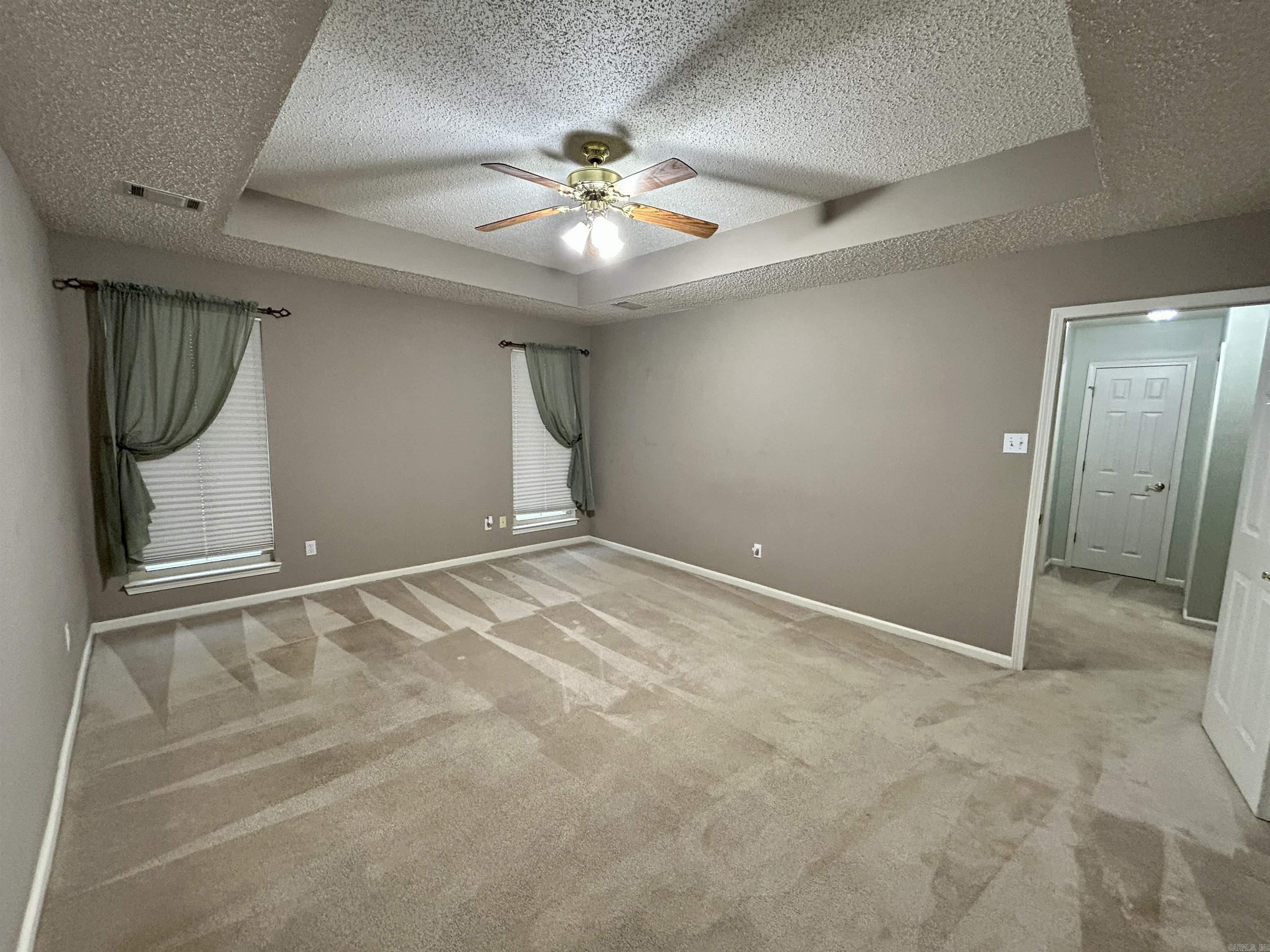 1828  DOVE  Benton, AR