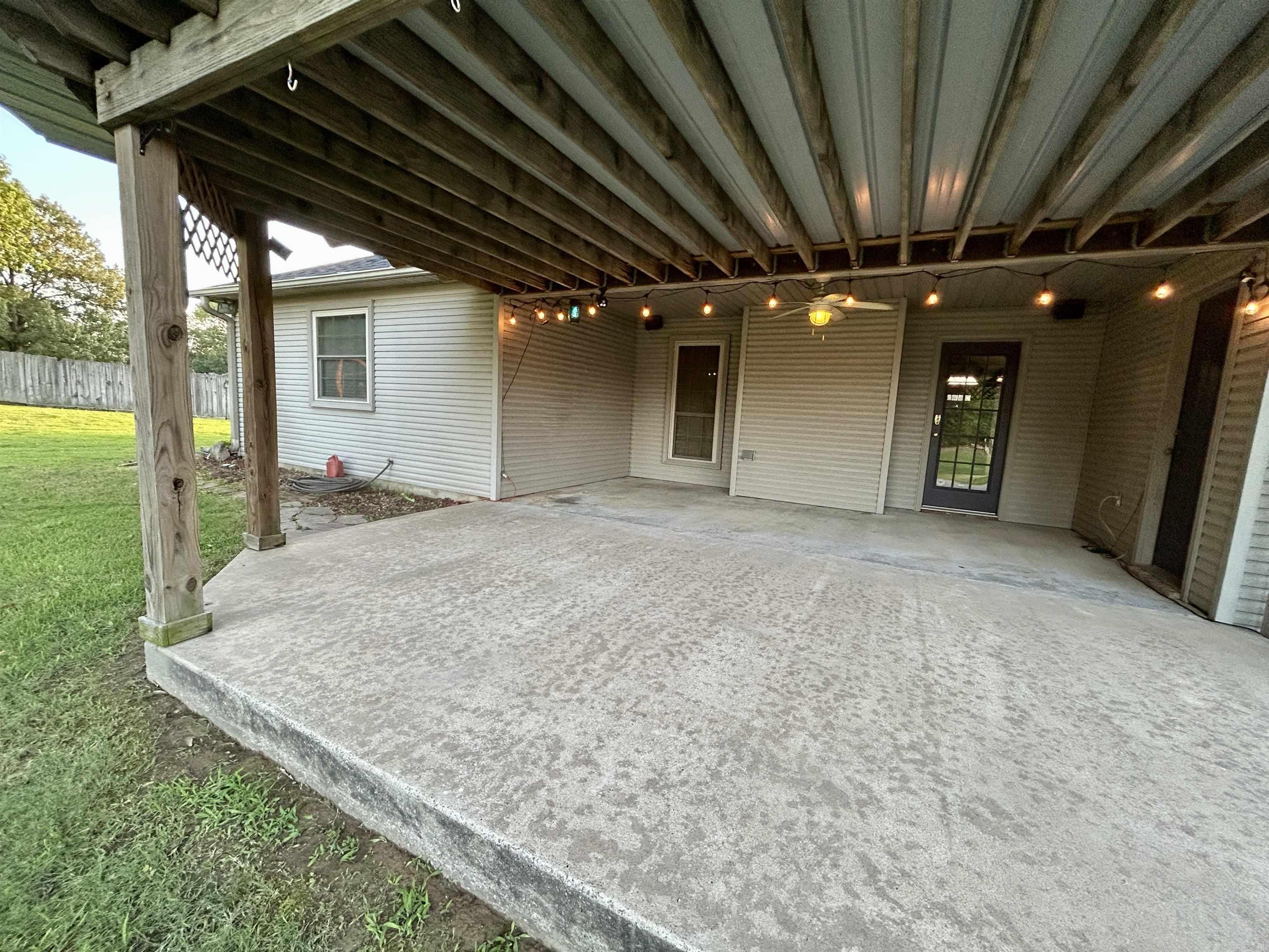 1828  DOVE  Benton, AR