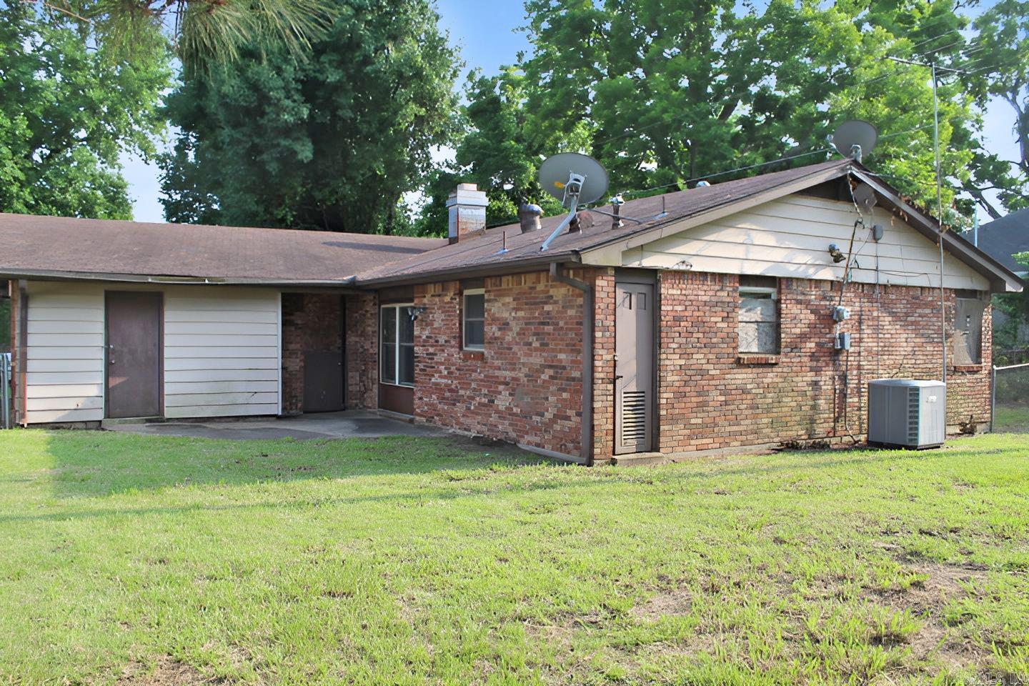 2507 E 10th  Pine Bluff, AR