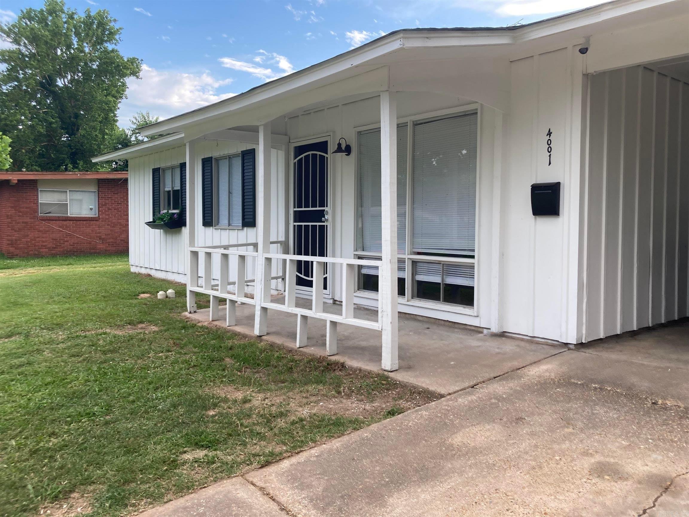 1004  Bloomfield Dr.  Pine Bluff, AR