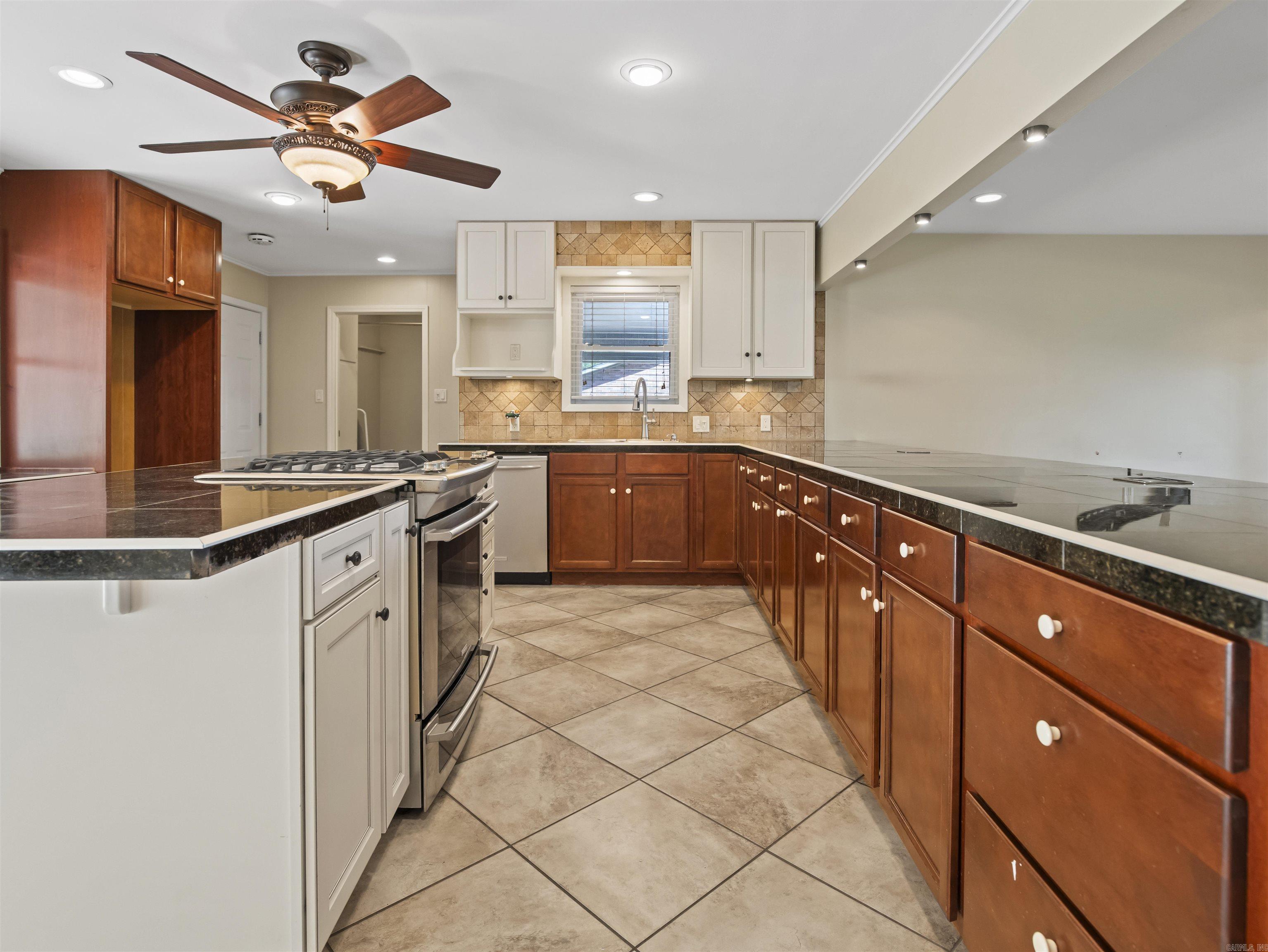 217  Yorkshire  Hot Springs, AR