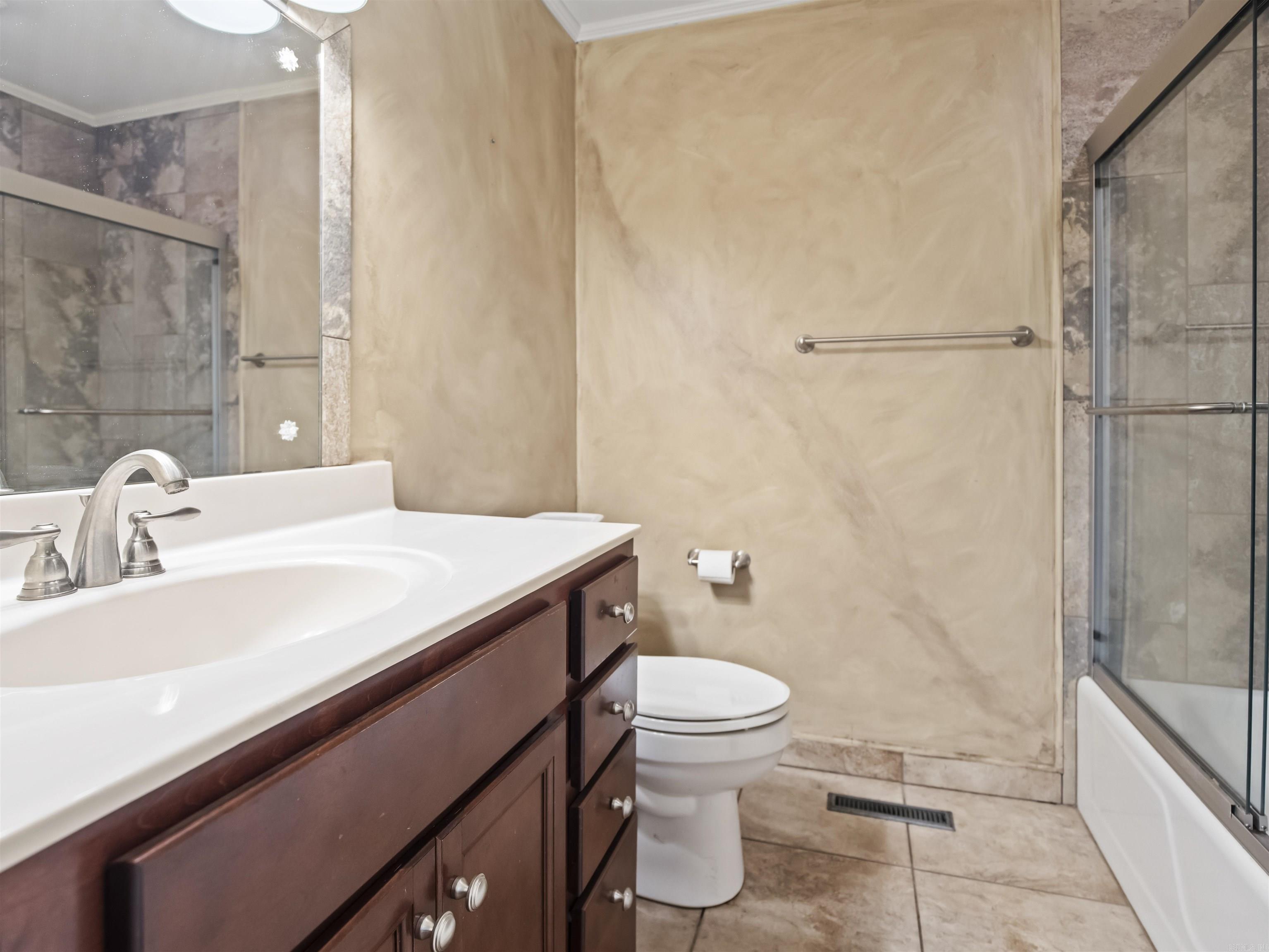 217  Yorkshire  Hot Springs, AR