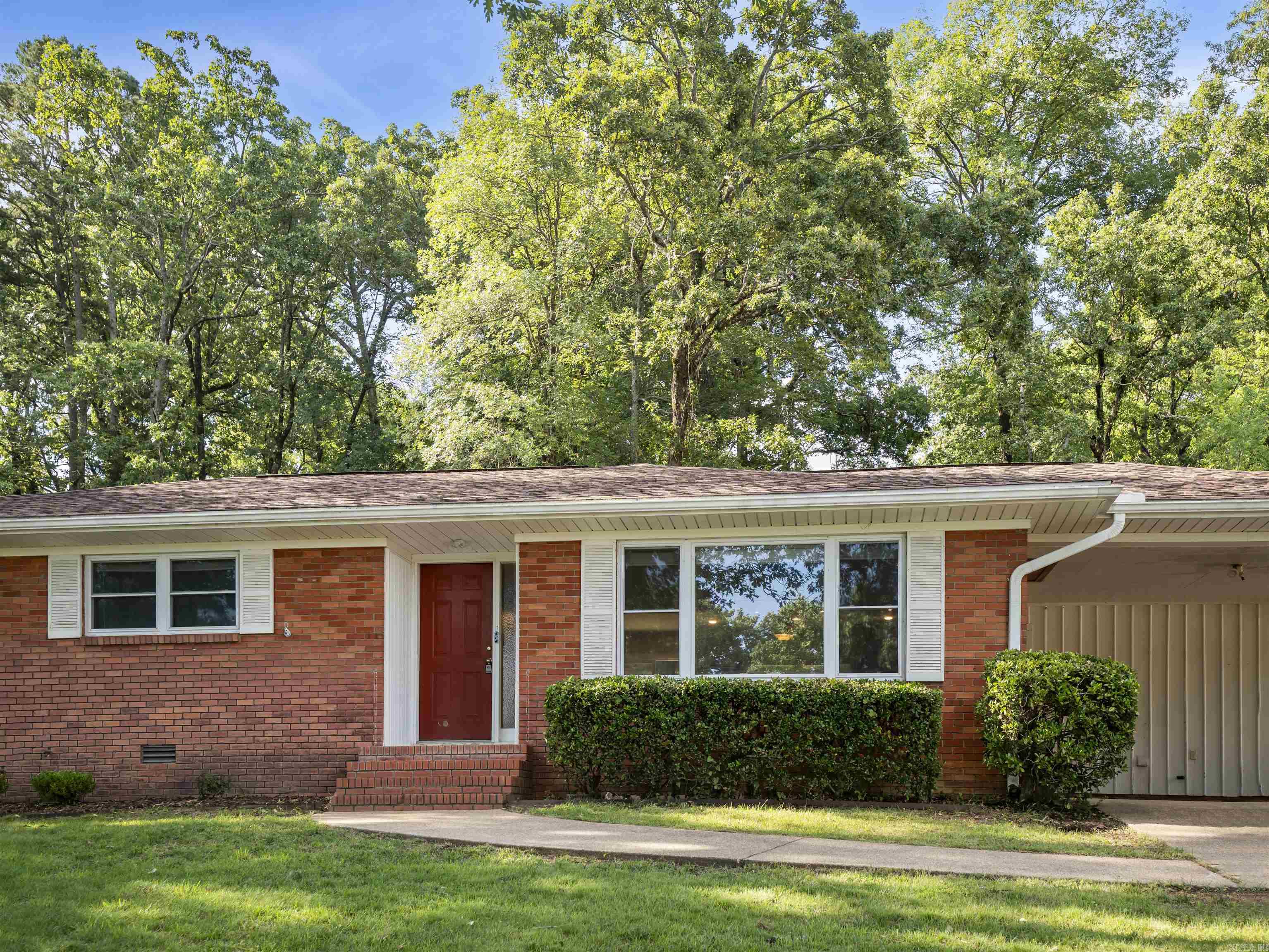217  Yorkshire  Hot Springs, AR