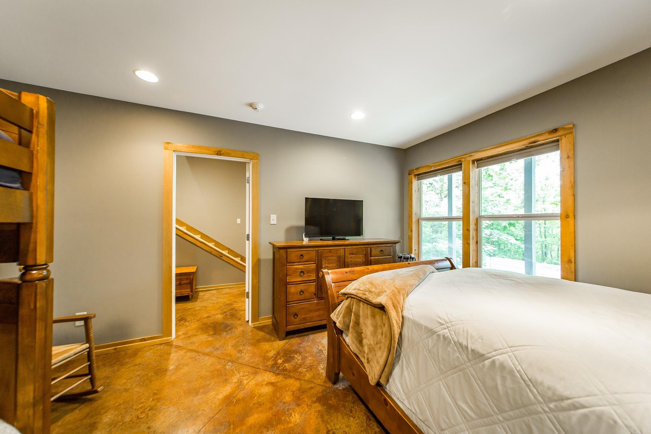220  Brown Rd.  Greers Ferry, AR