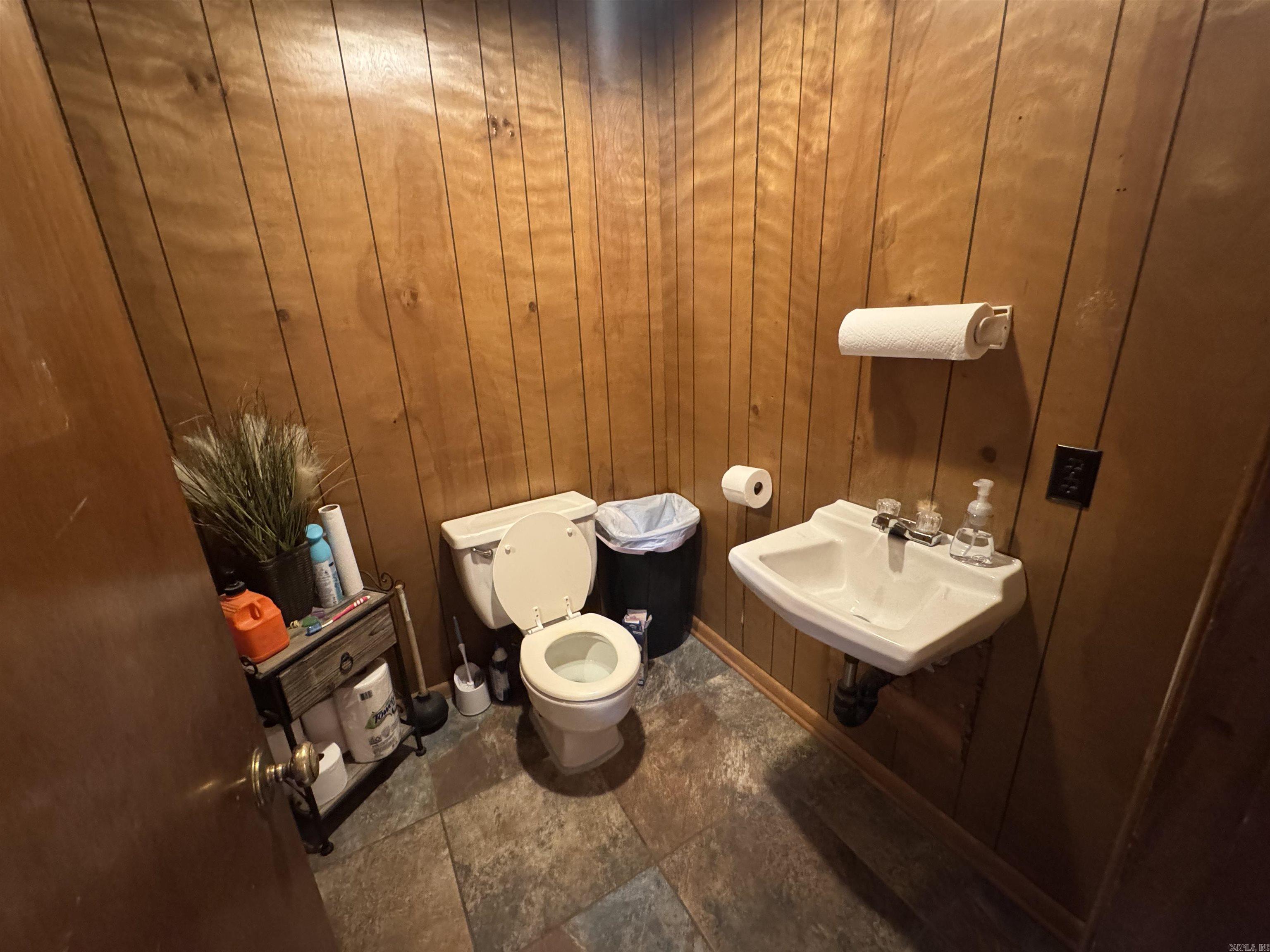 1  Beth  Gravel Ridge, AR