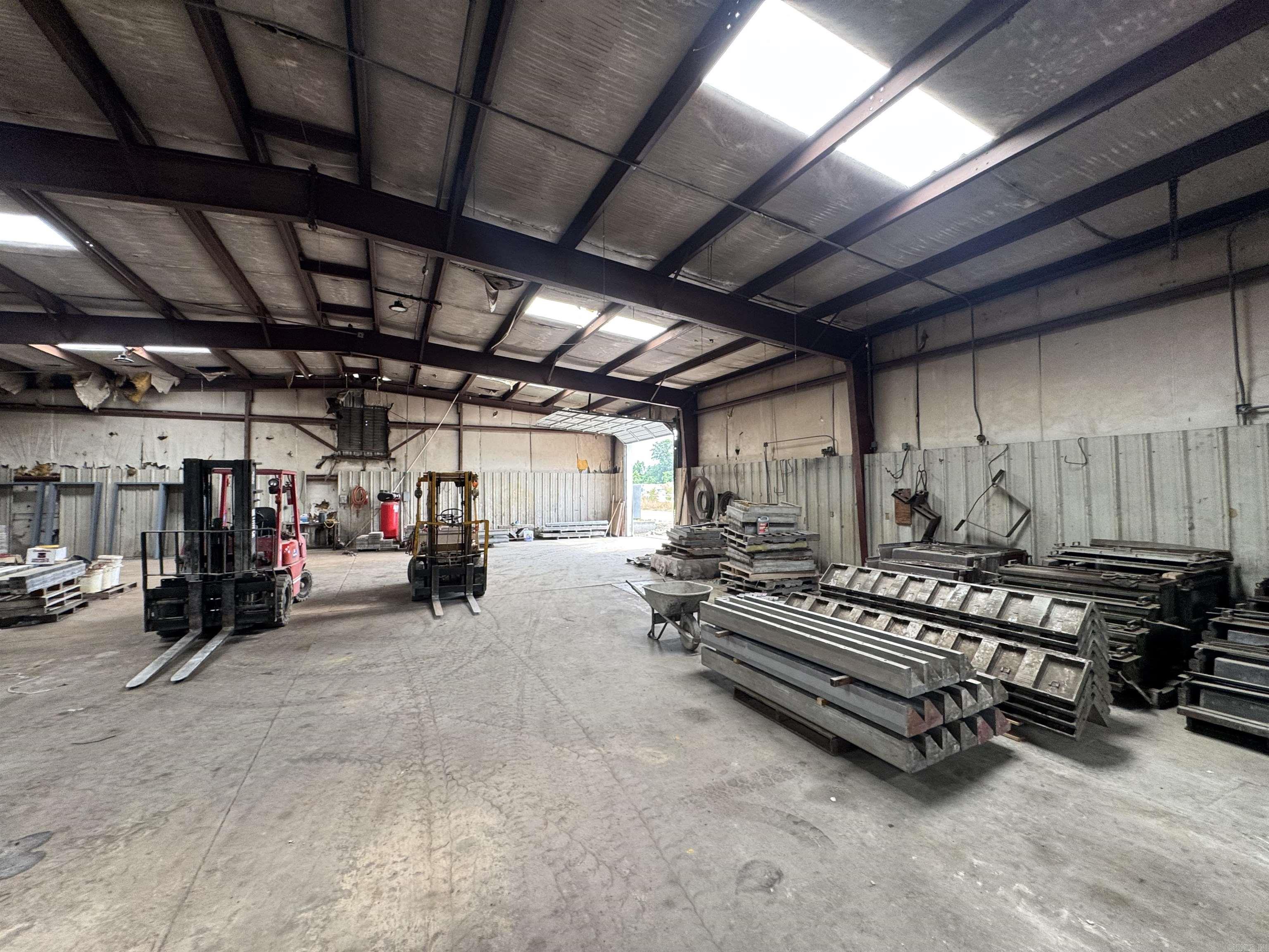 1  Beth  Gravel Ridge, AR
