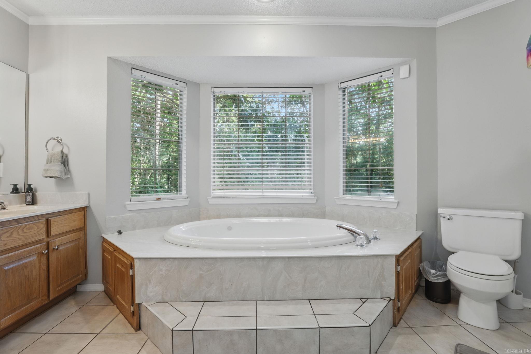1321  River Oaks  Benton, AR