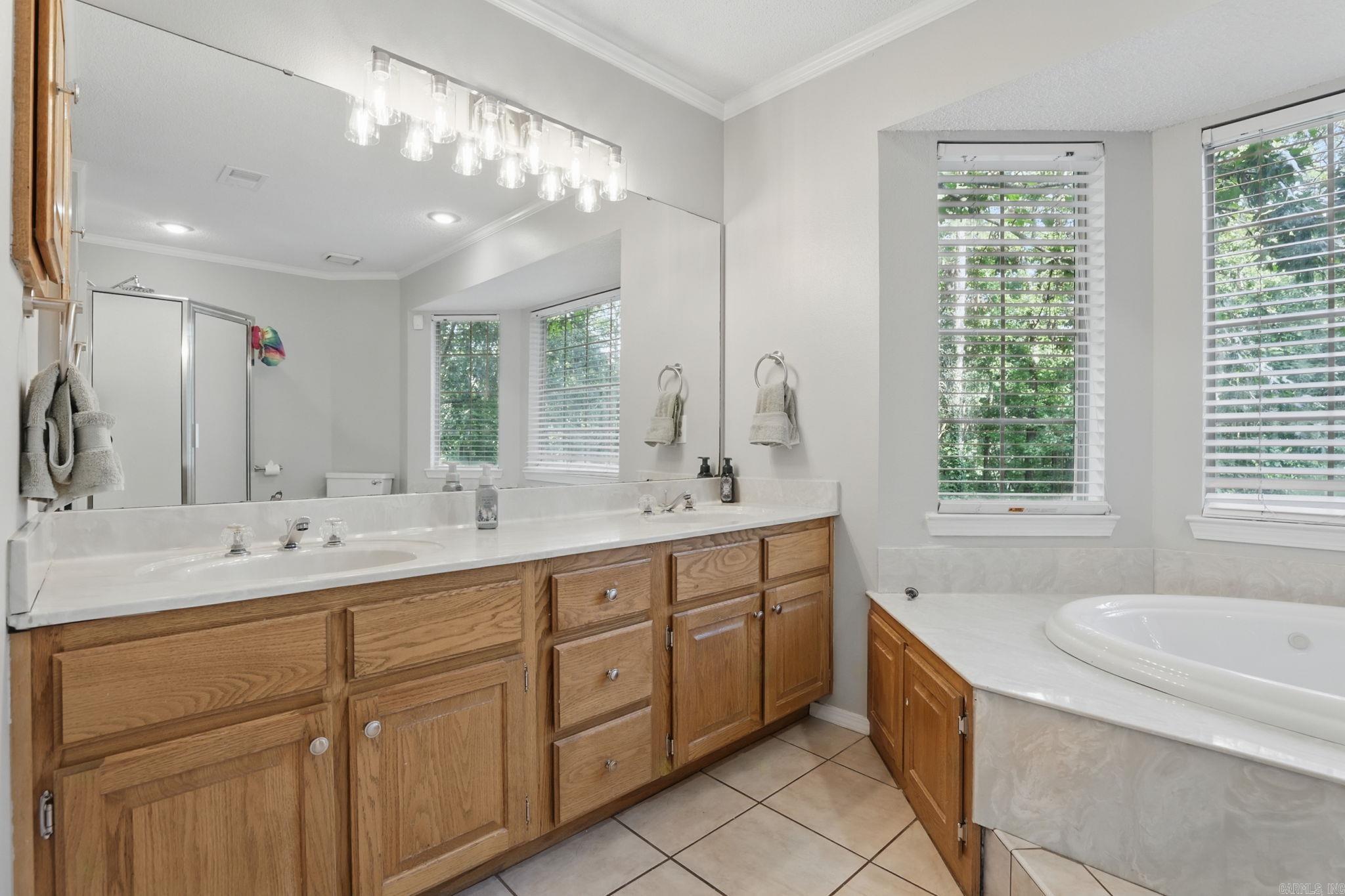 1321  River Oaks  Benton, AR