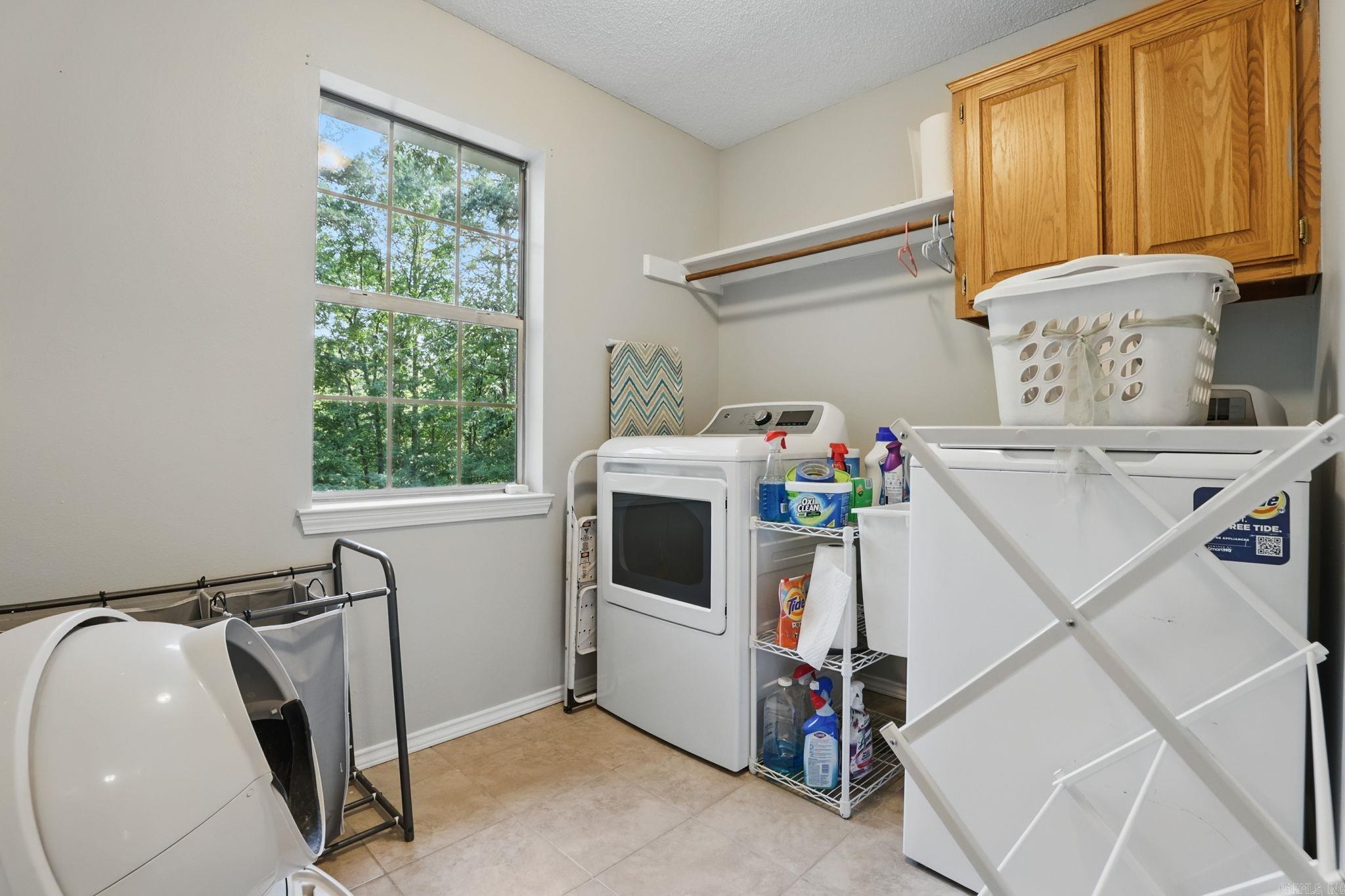 1321  River Oaks  Benton, AR