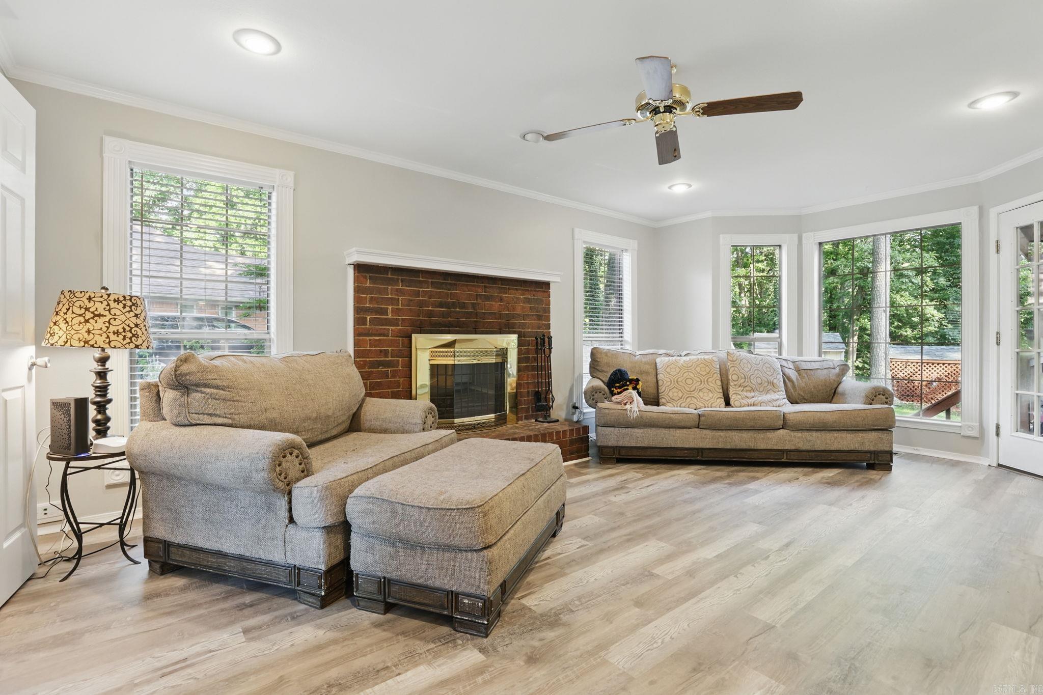 1321  River Oaks  Benton, AR