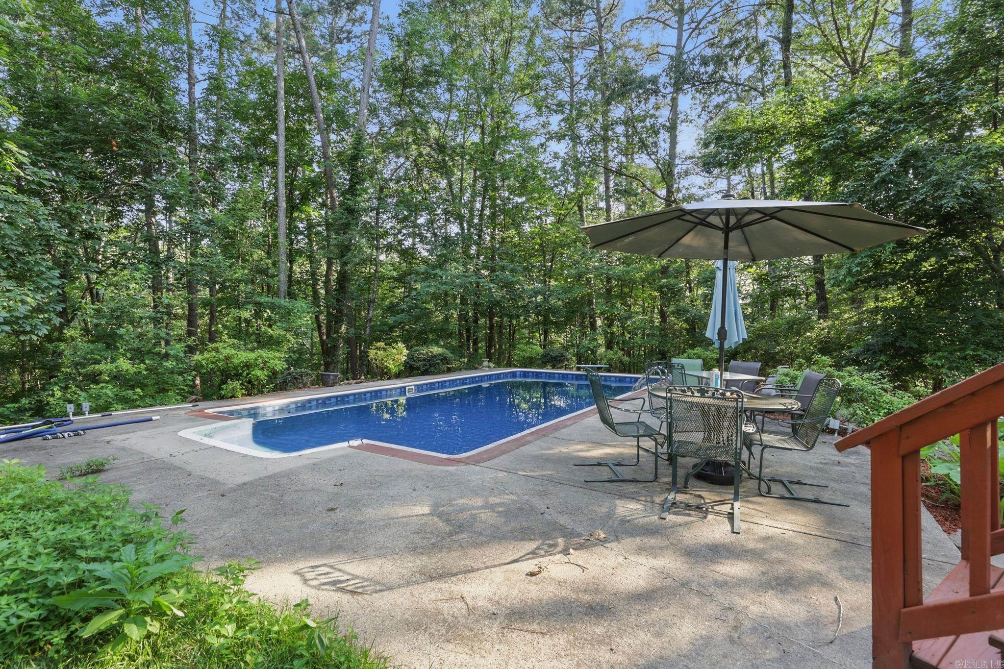 1321  River Oaks  Benton, AR