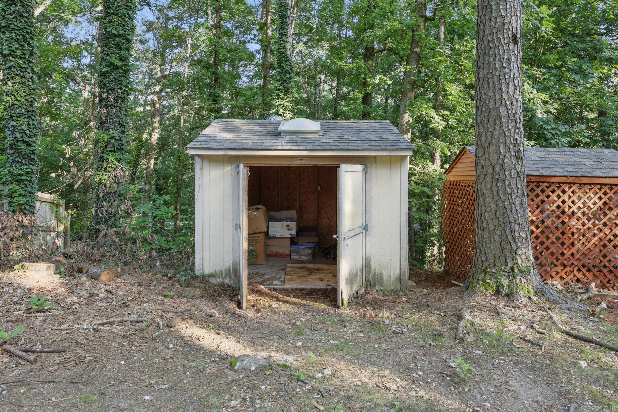 1321  River Oaks  Benton, AR
