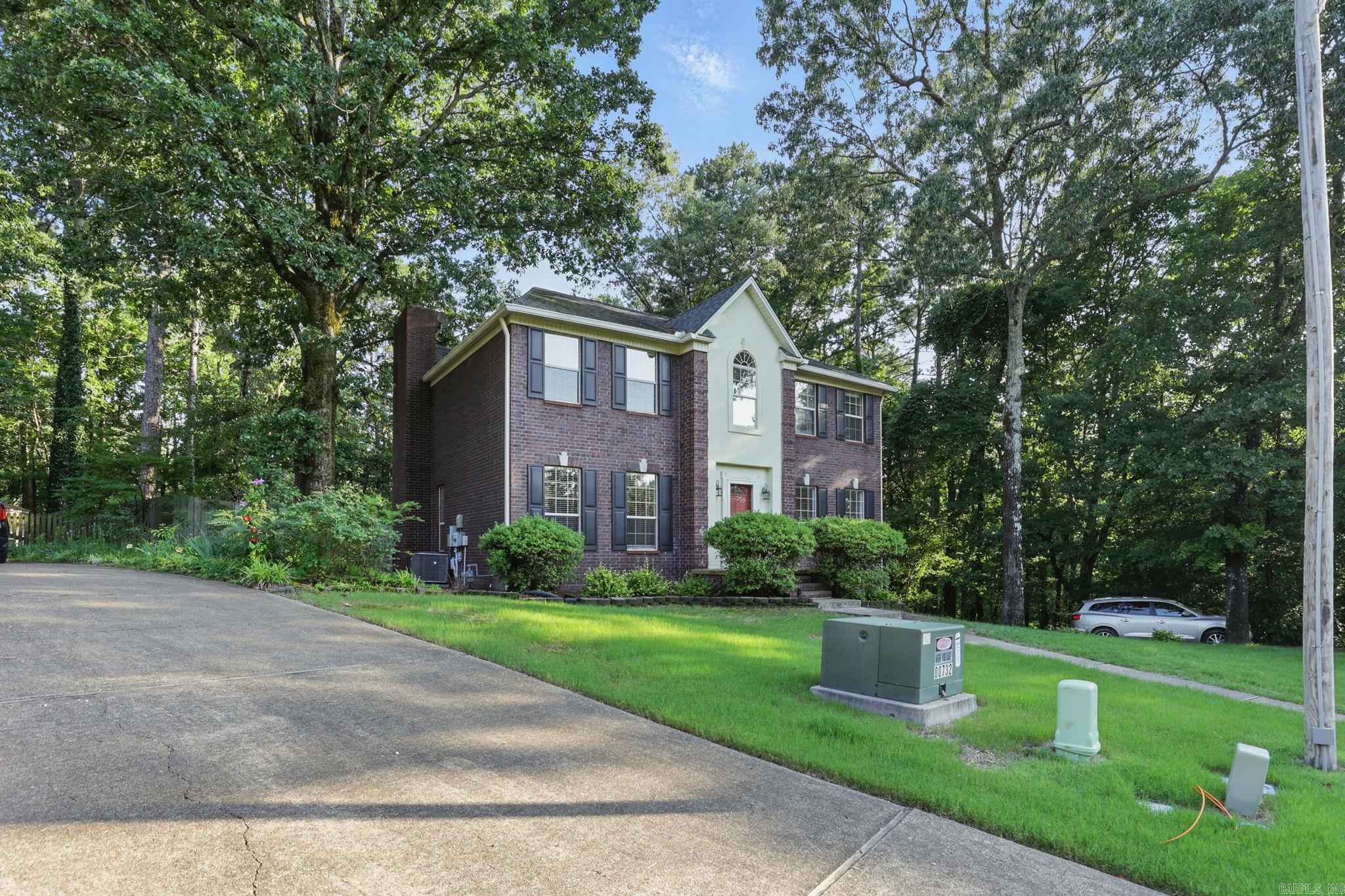 1321  River Oaks  Benton, AR