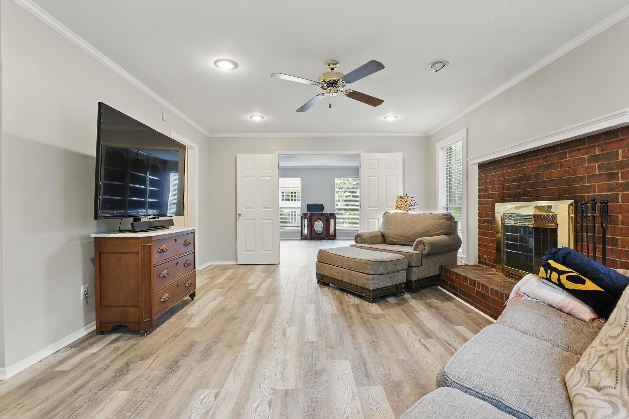 1321  River Oaks  Benton, AR