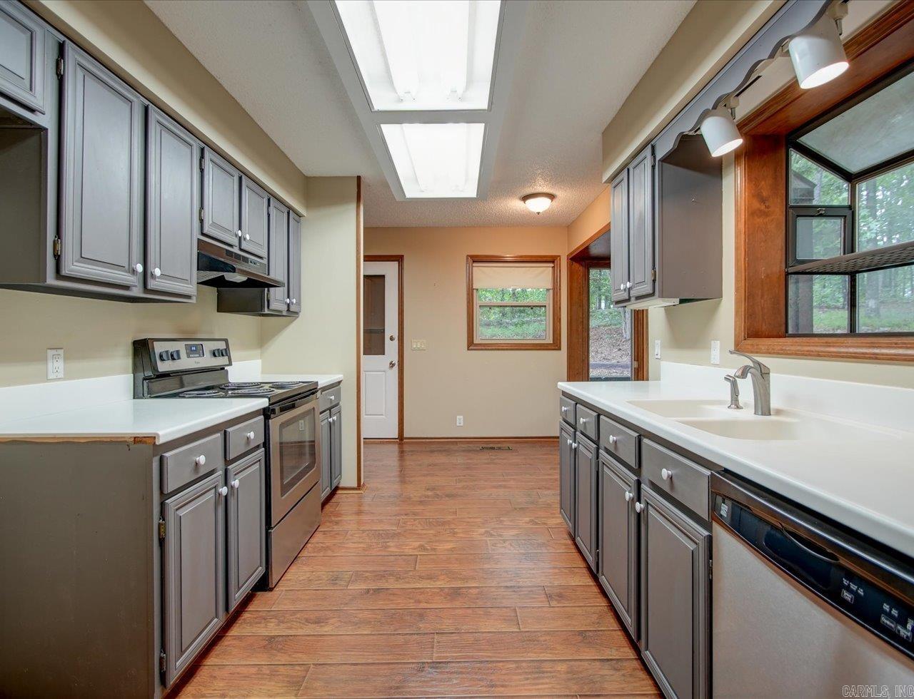 40  Almazan  Hot Springs Village, AR
