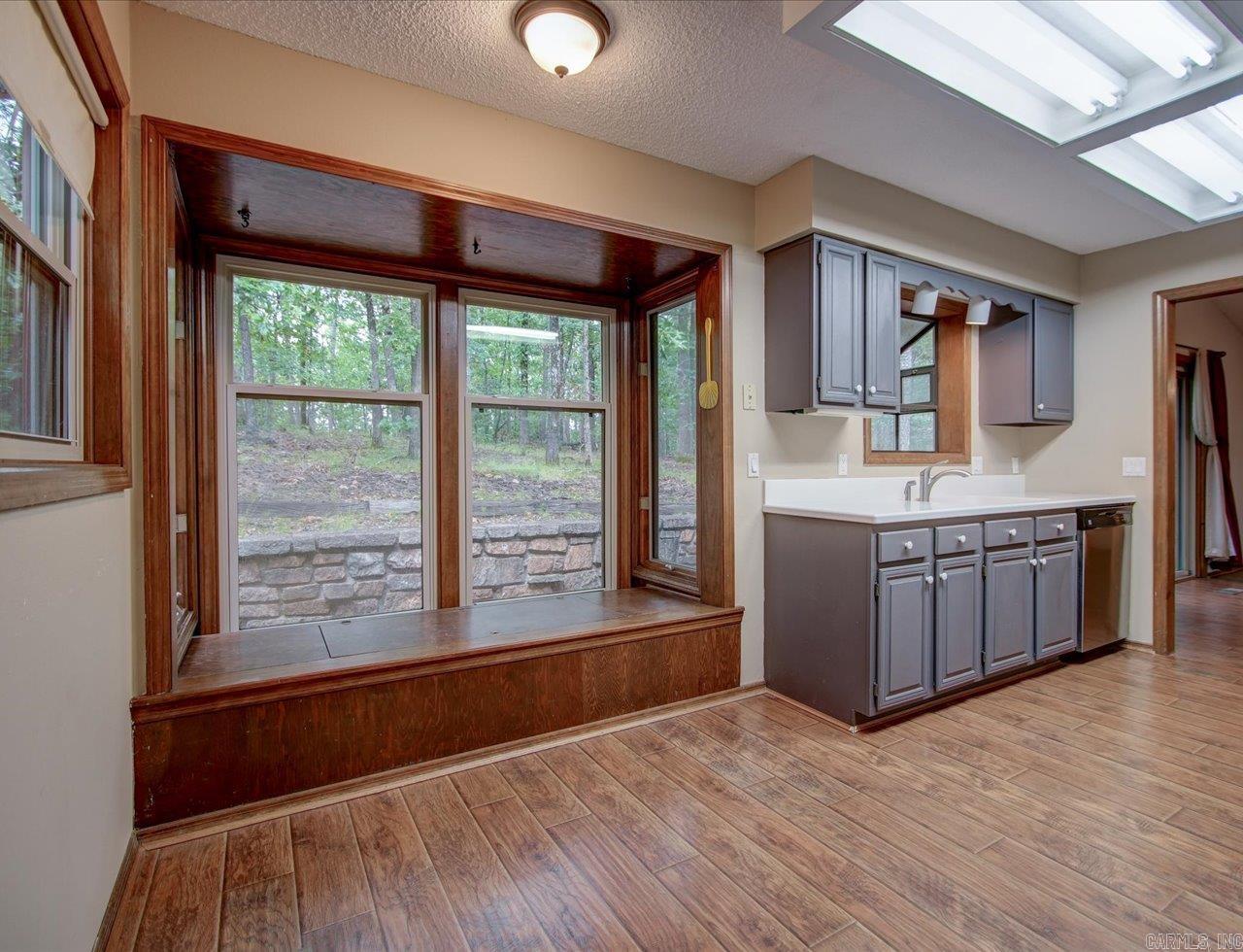 40  Almazan  Hot Springs Village, AR