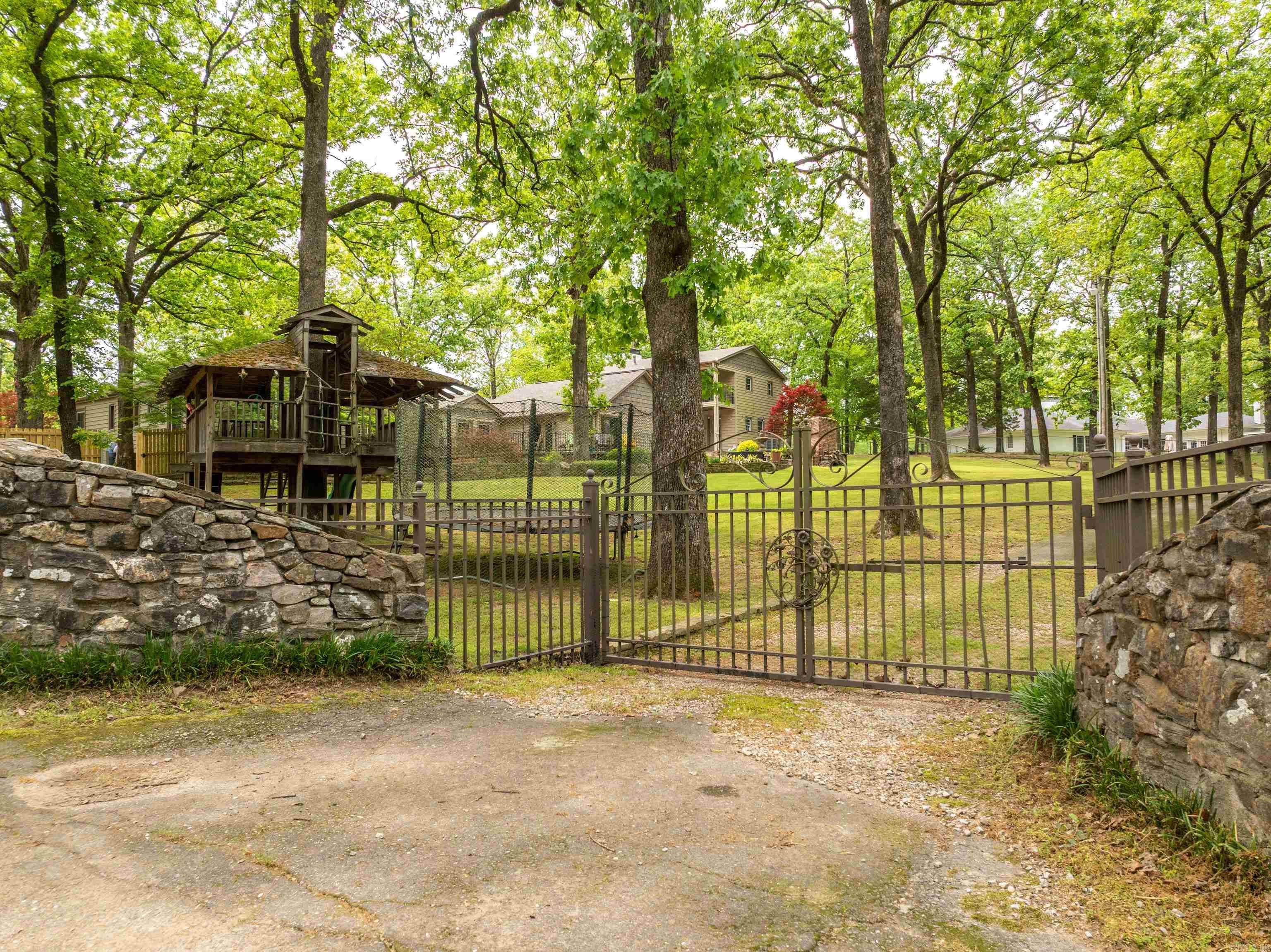 215  Bellaire  Hot Springs, AR