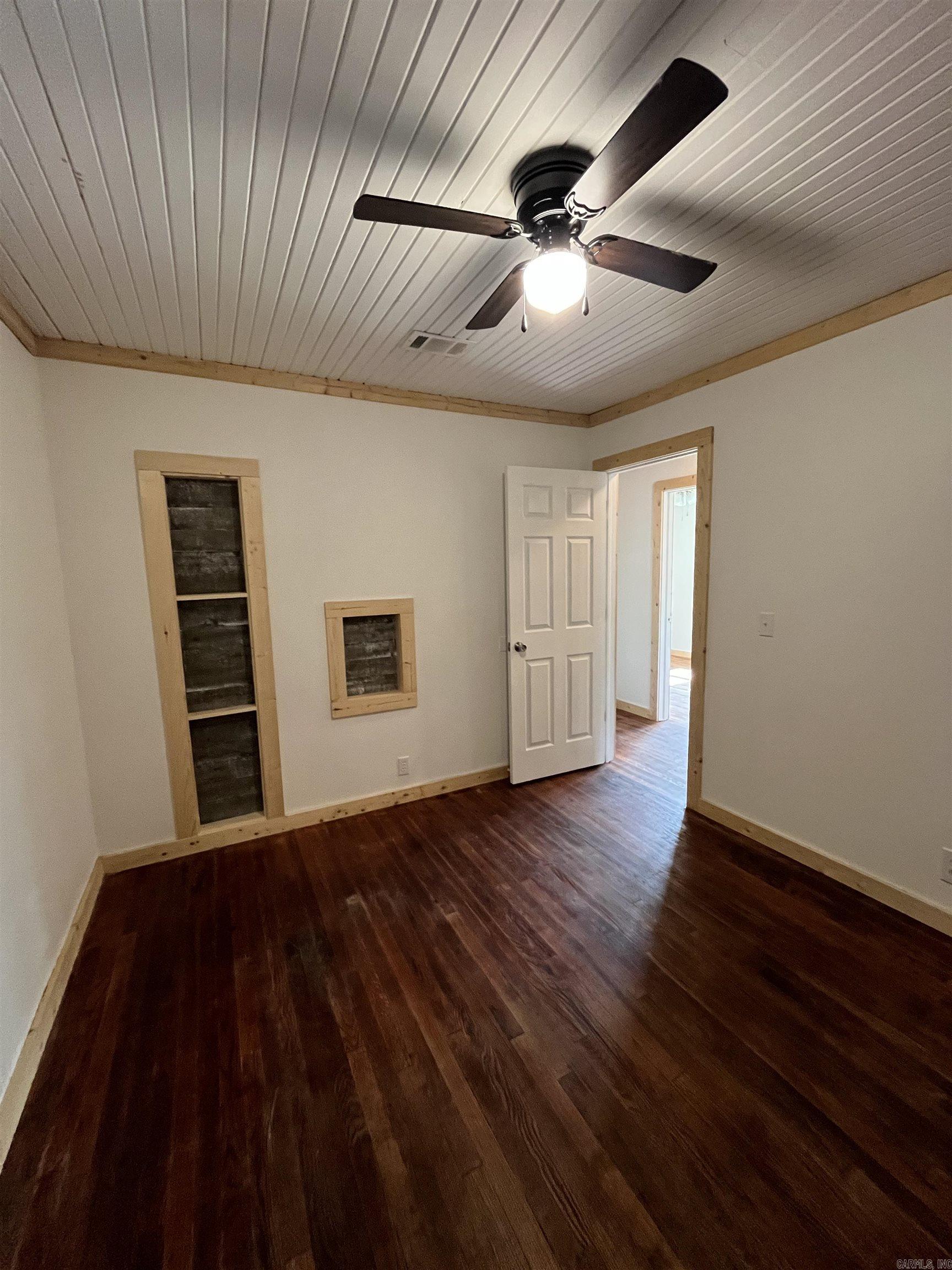 231 N Elm St  Salem, AR
