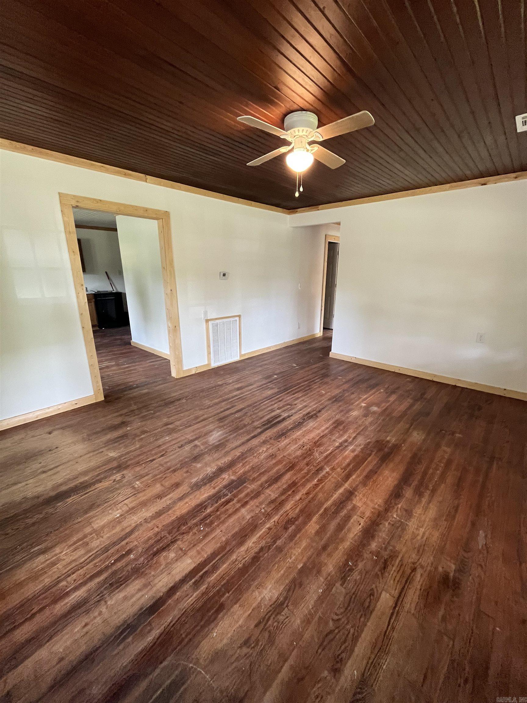231 N Elm St  Salem, AR