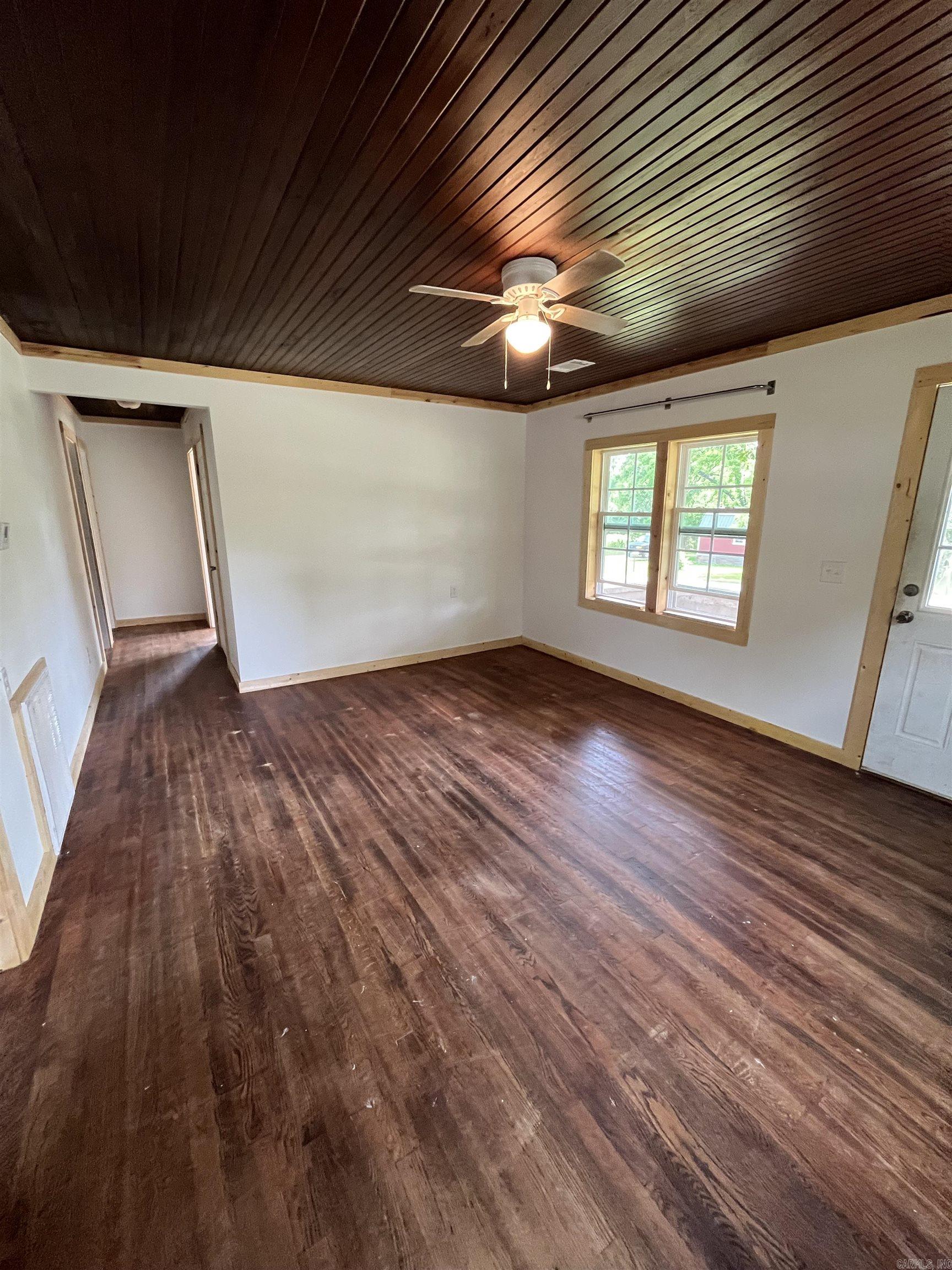 231 N Elm St  Salem, AR