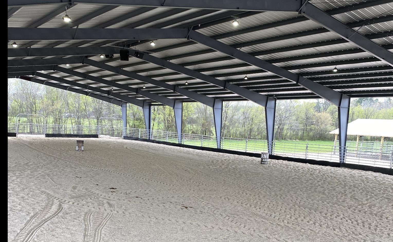360  27 N  Mount Ida, AR