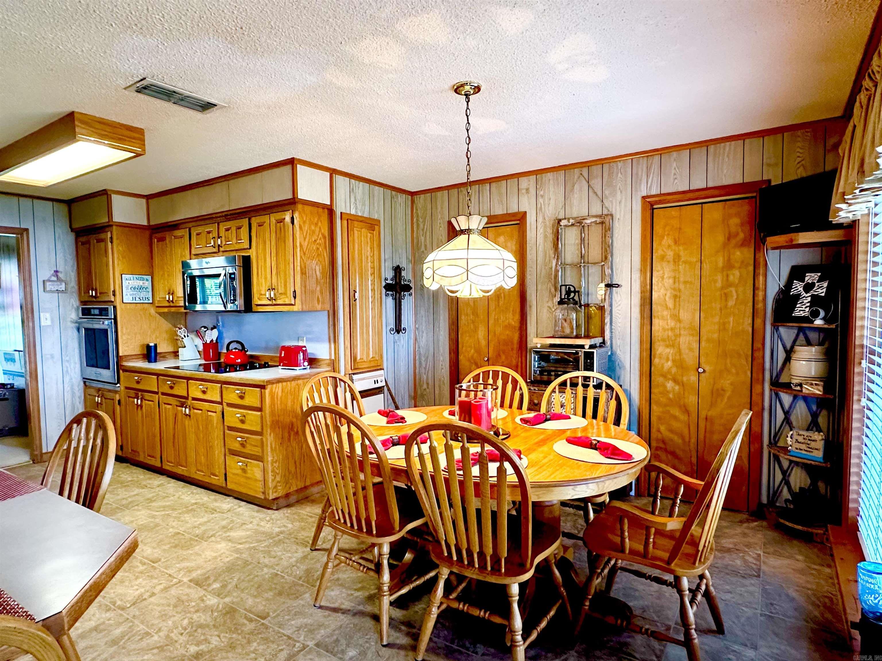 300  Elmwood  Hot Springs, AR