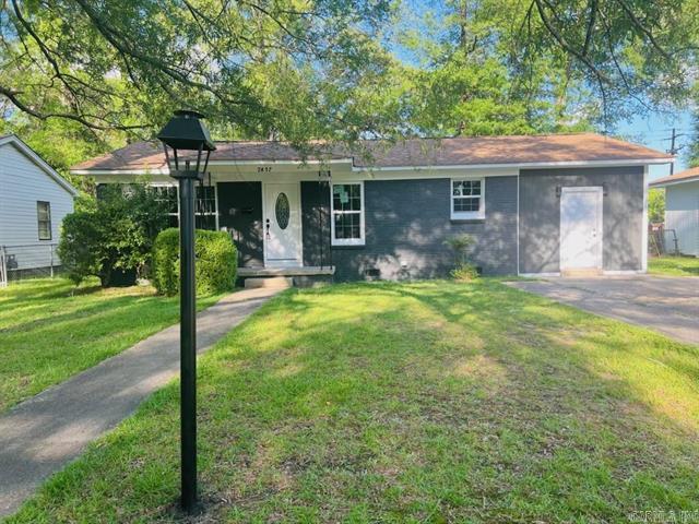 2827 E Edgewood  Pine Bluff, AR