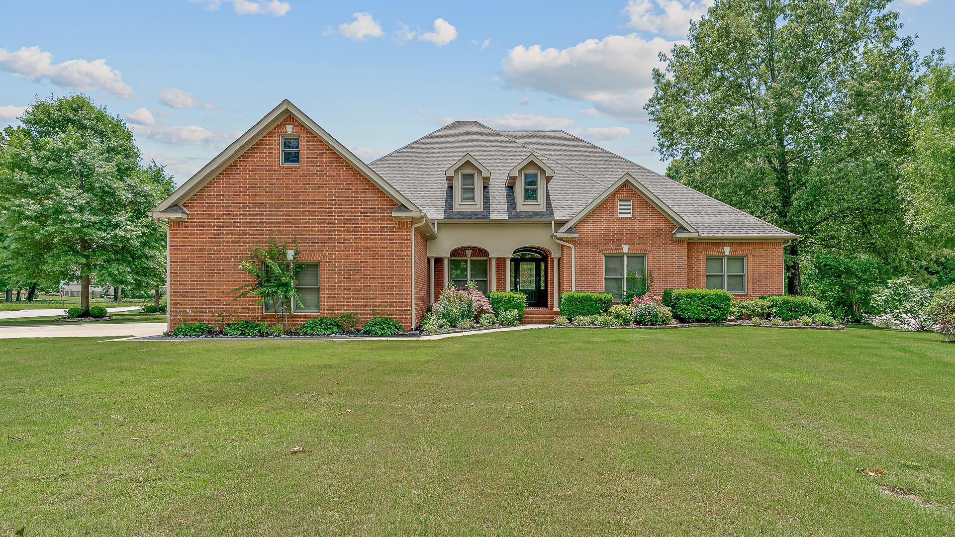 221  Dunwoody Dr  Jonesboro, AR