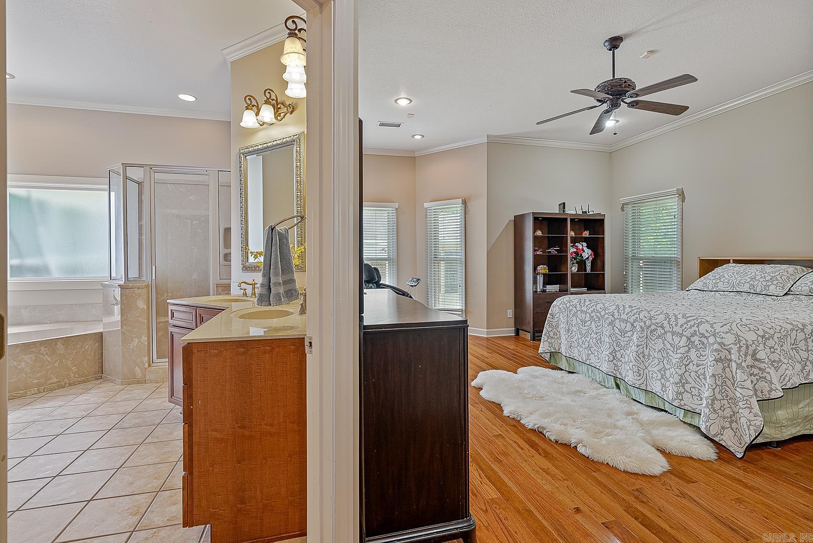 221 Dunwoody Dr Jonesboro, AR 72404
