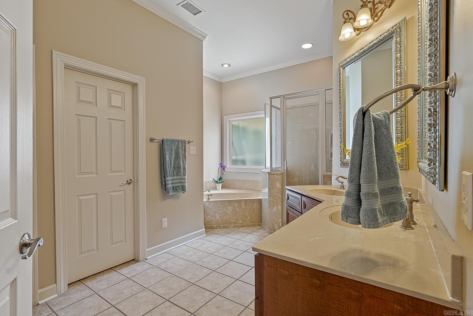 221 Dunwoody Dr Jonesboro, AR 72404