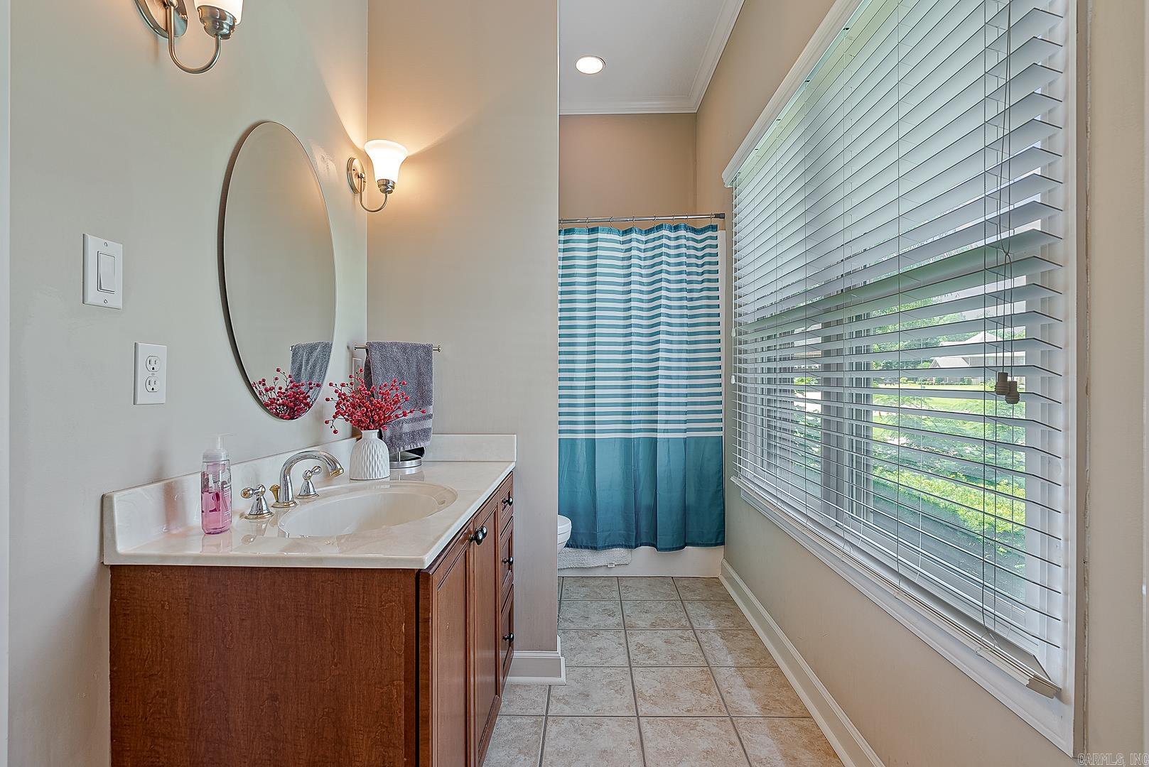 221 Dunwoody Dr Jonesboro, AR 72404
