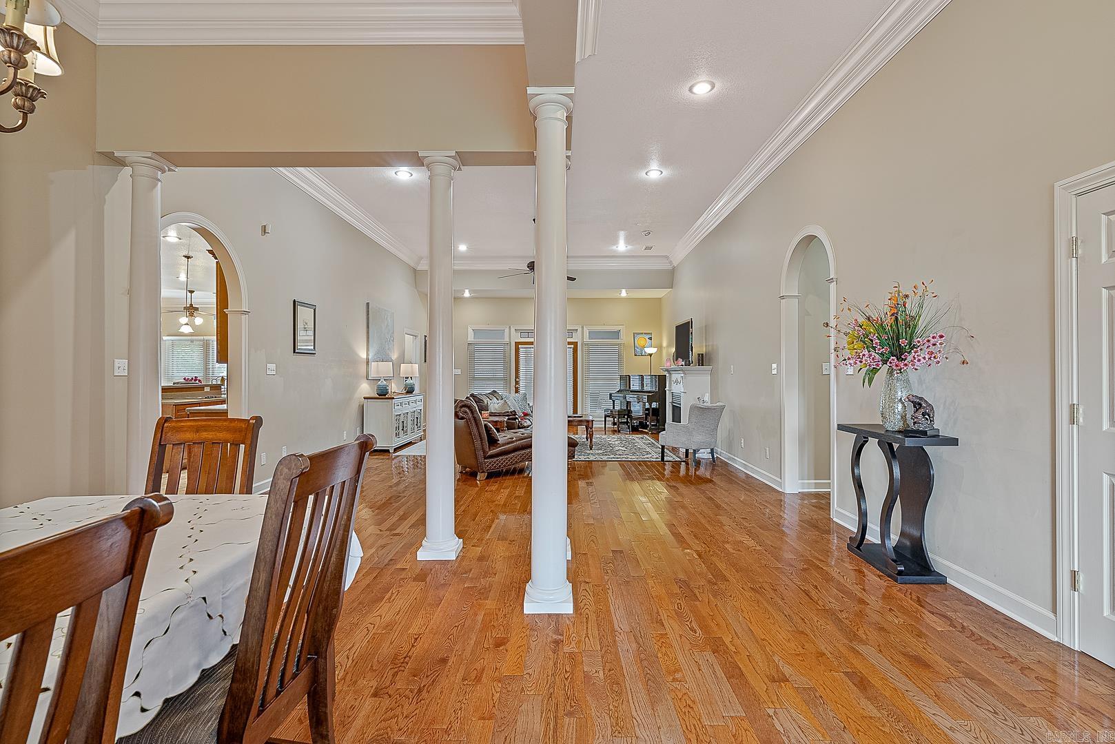 221 Dunwoody Dr Jonesboro, AR 72404