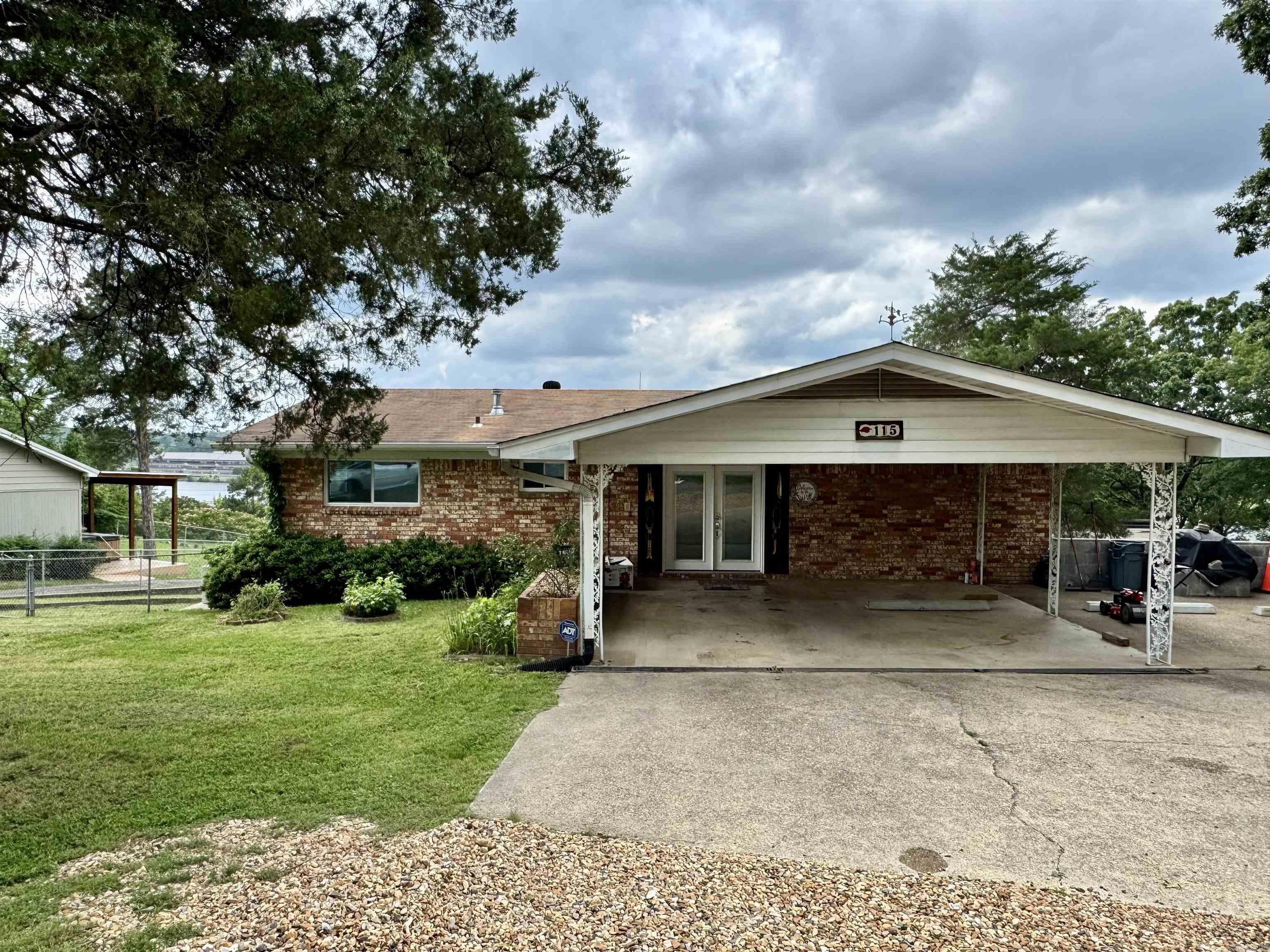 115  Ledgerock  Hot Springs, AR