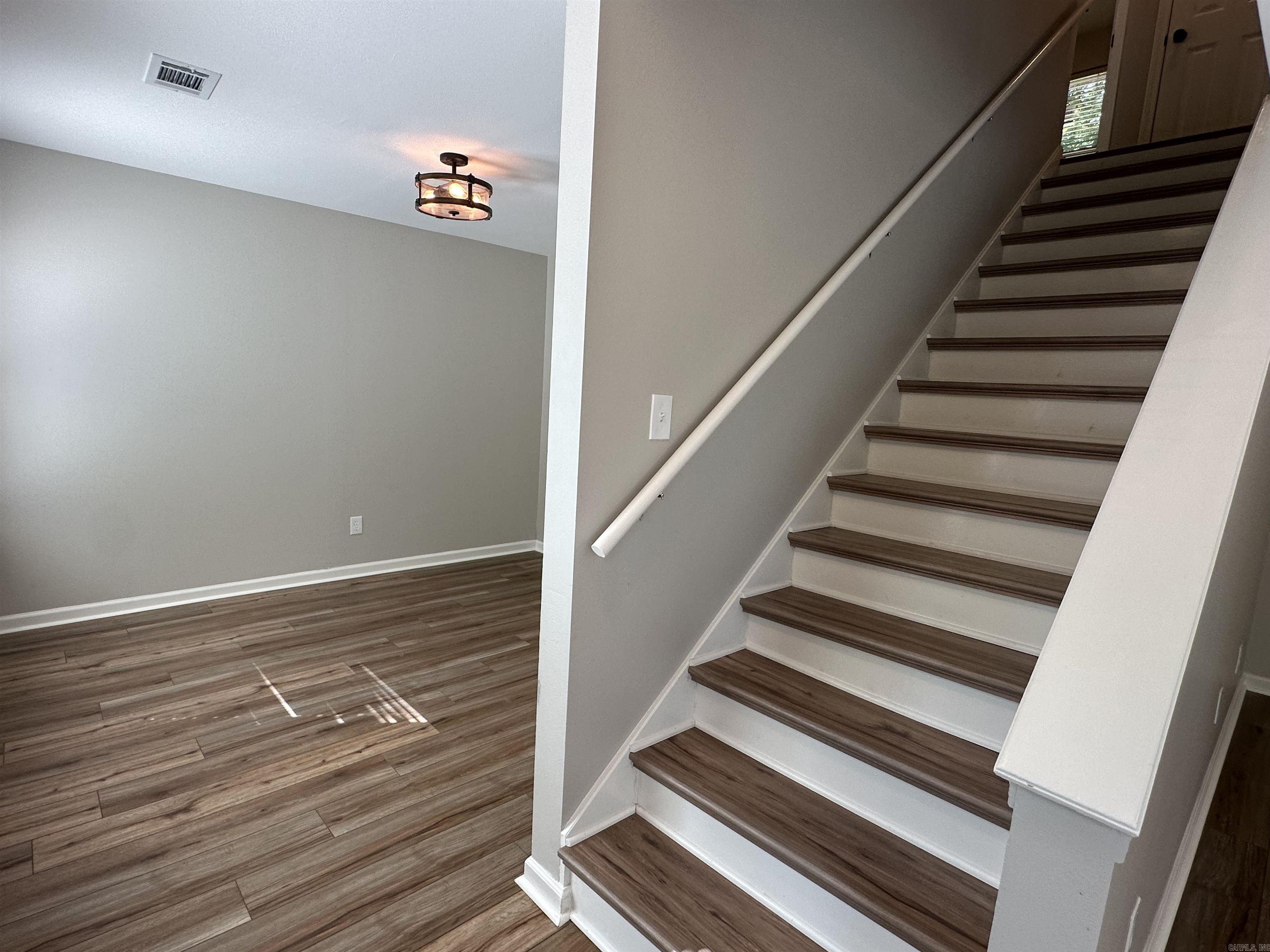 1108  River Oaks  Benton, AR