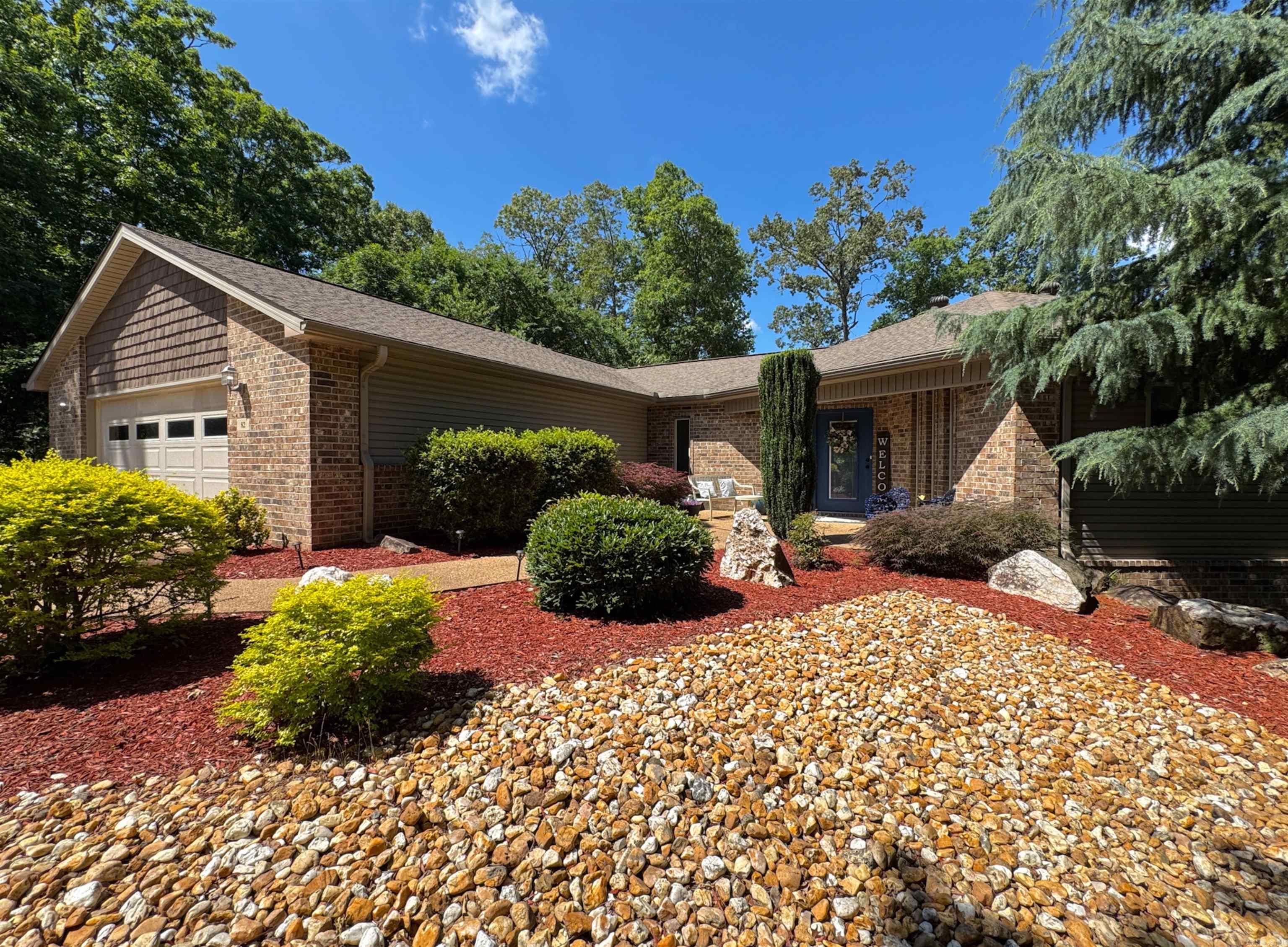 82  Magellan  Hot Springs Village, AR