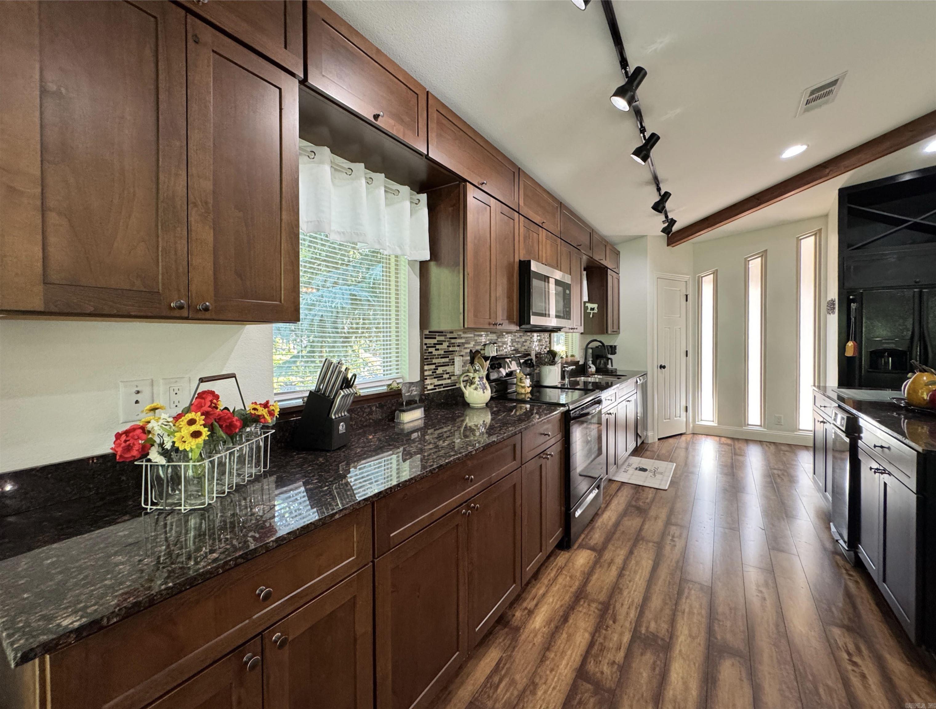 82  Magellan  Hot Springs Village, AR