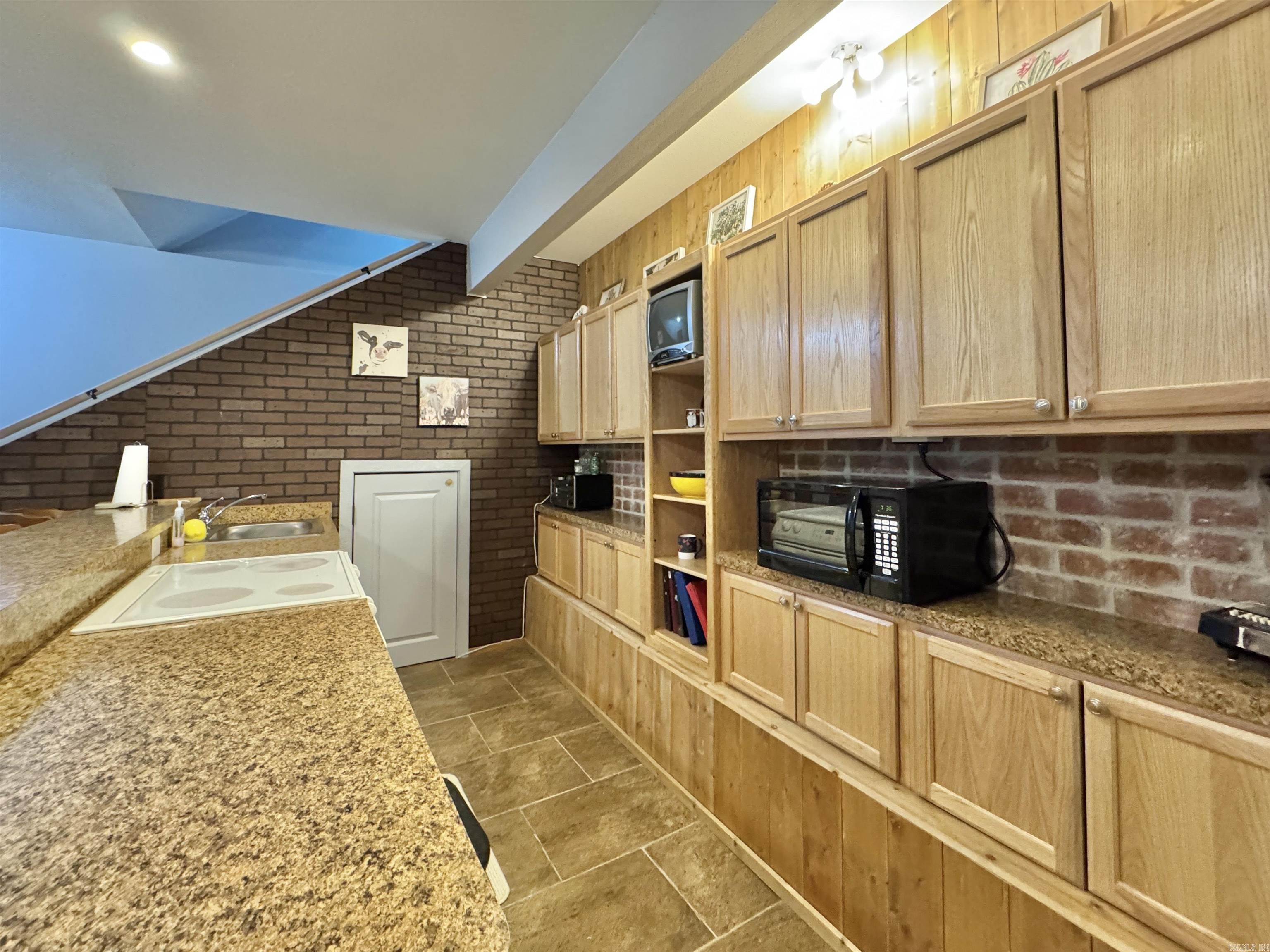 82  Magellan  Hot Springs Village, AR