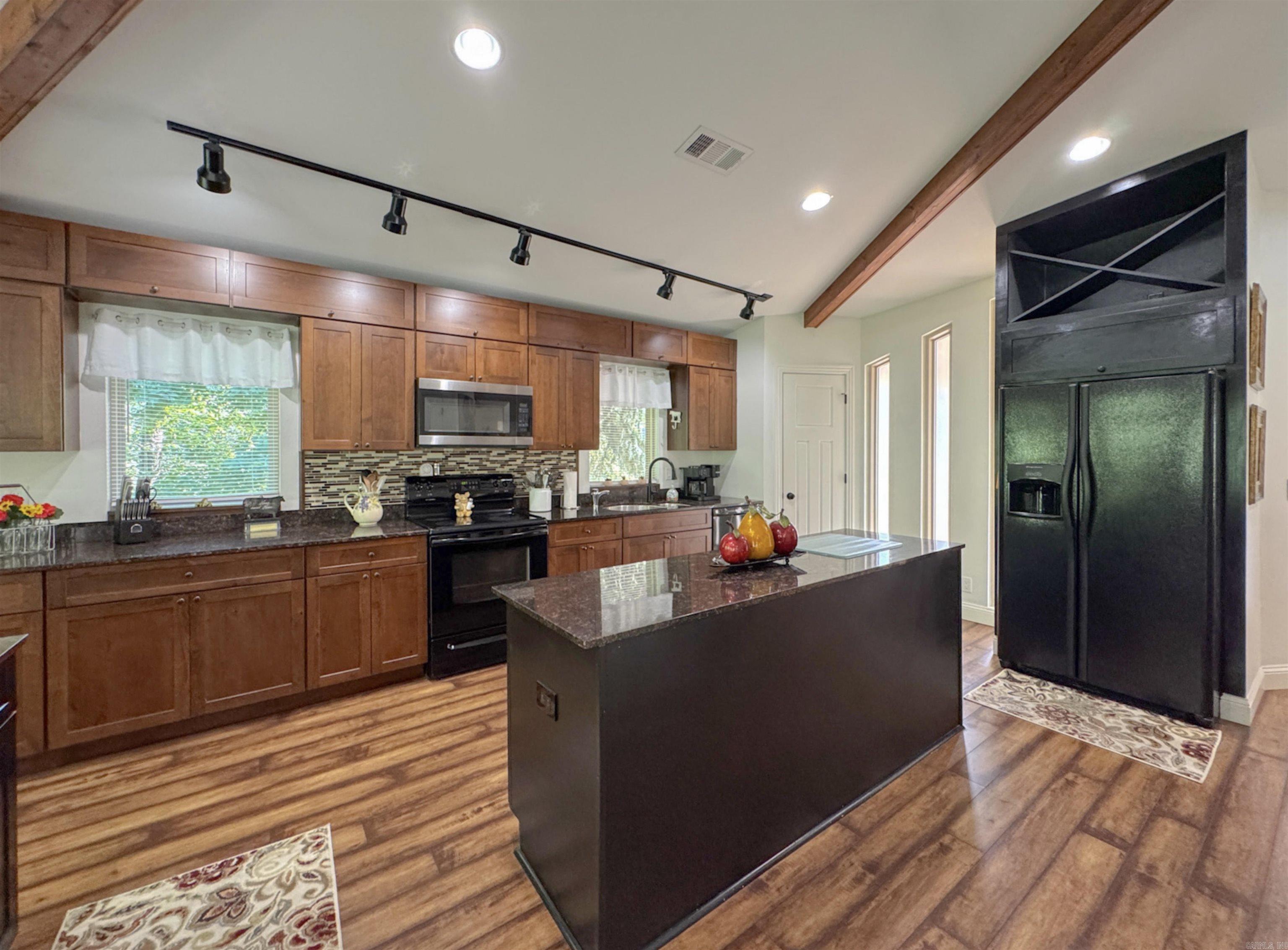 82  Magellan  Hot Springs Village, AR