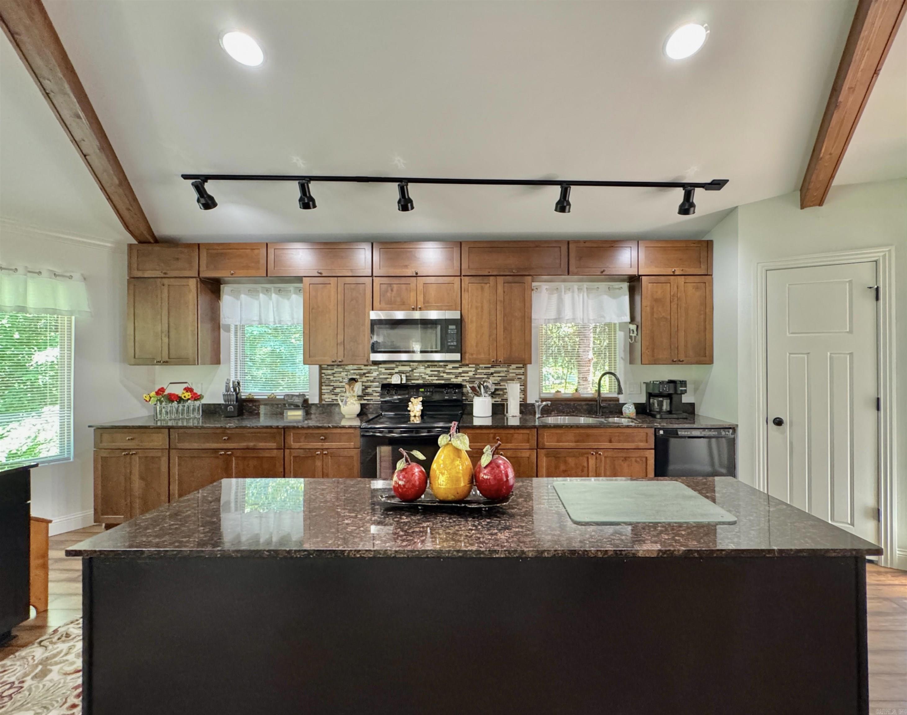 82  Magellan  Hot Springs Village, AR
