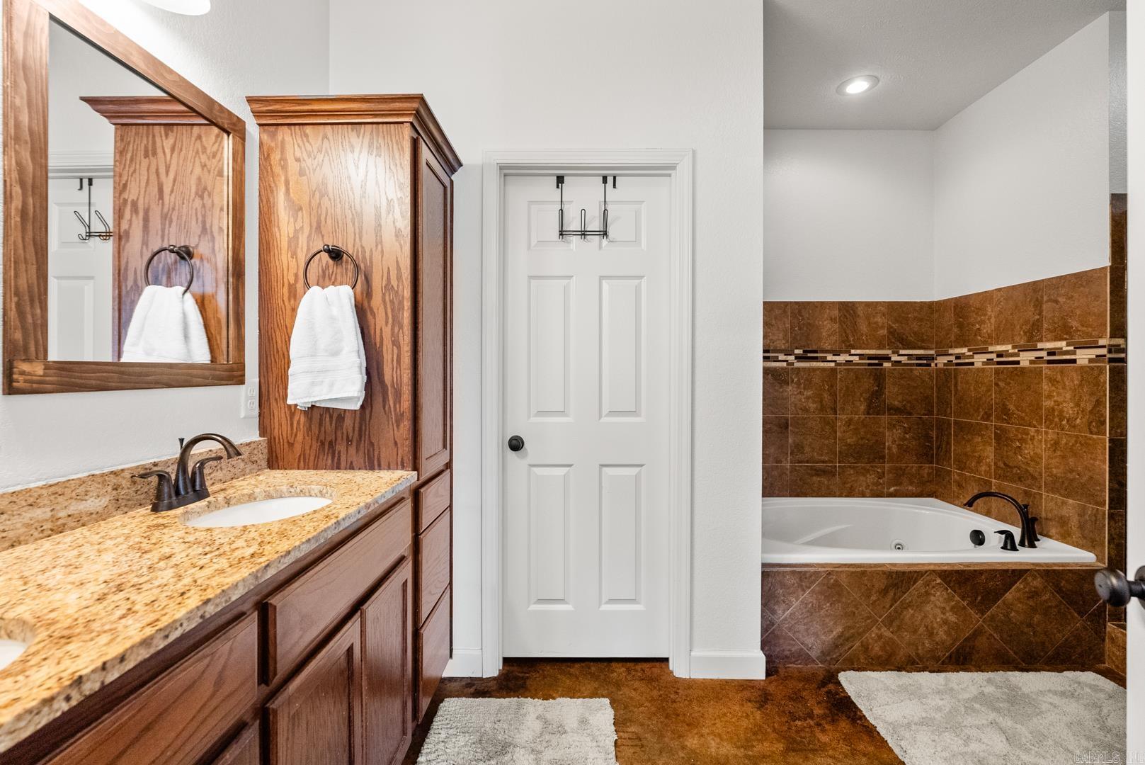 5  Savage Lane  Greenbrier, AR