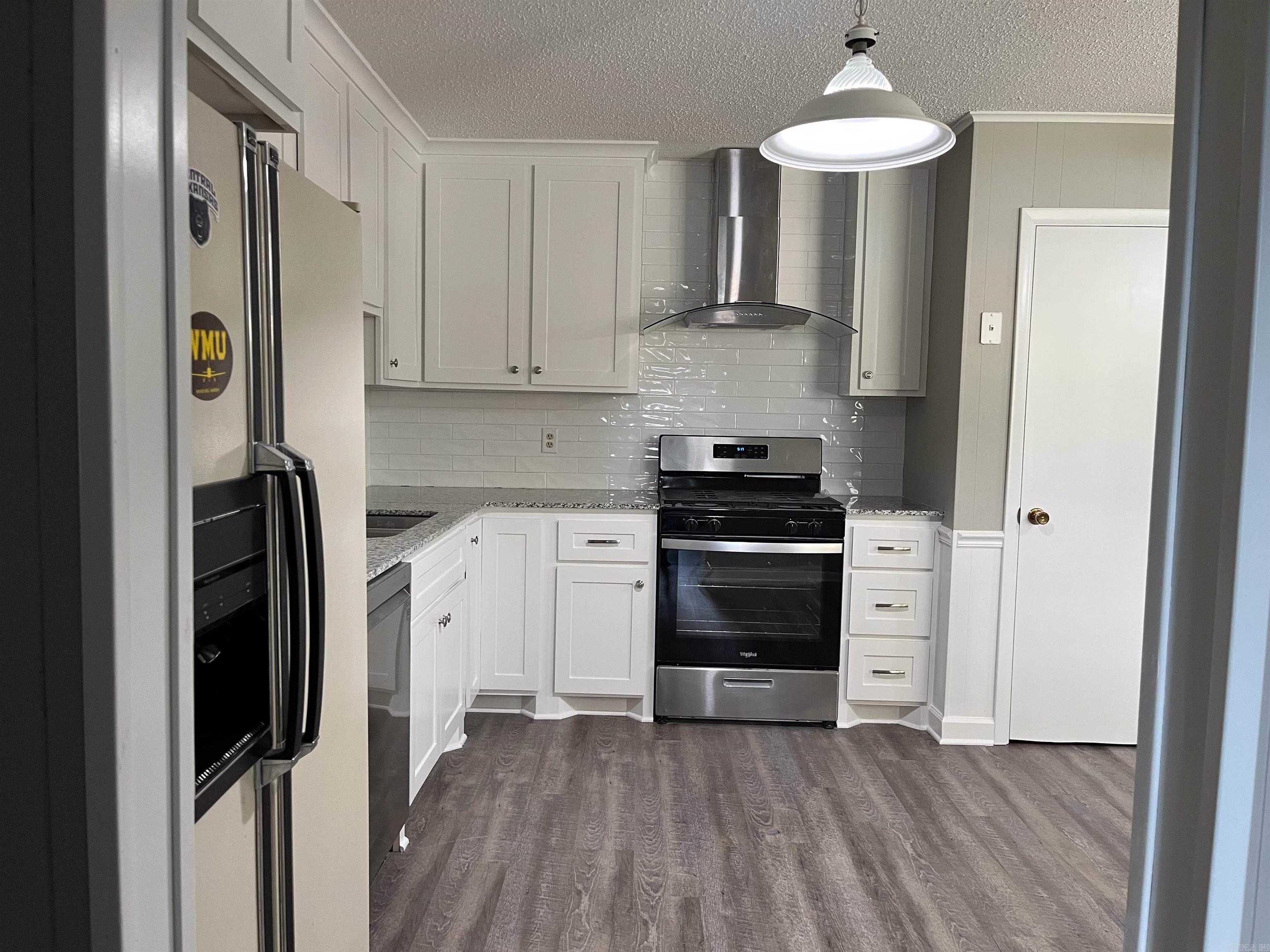 2411  Broadview  Conway, AR