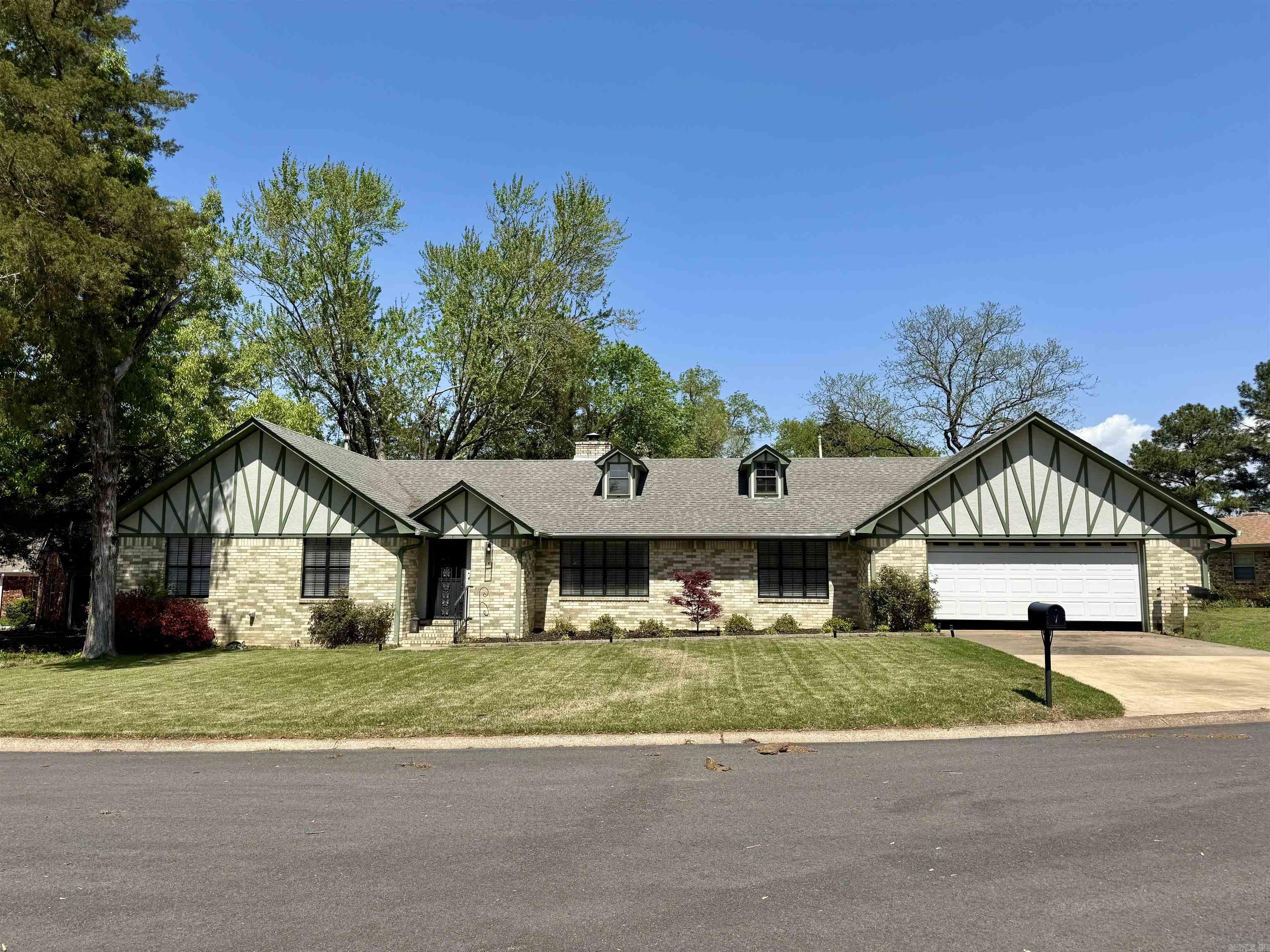 7  Sherwood Loop  Searcy, AR