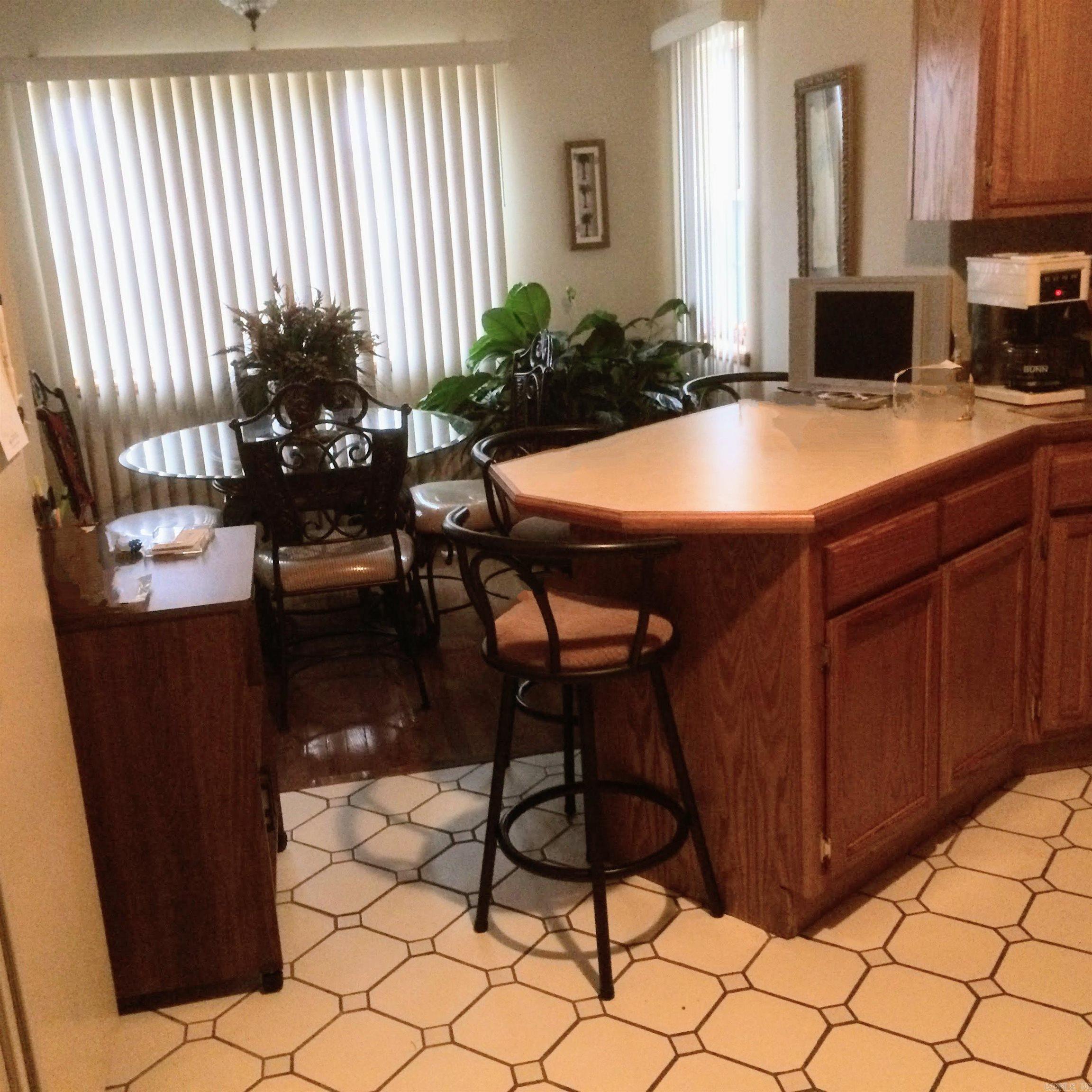 850 N Ridgeview  Mountain View, AR