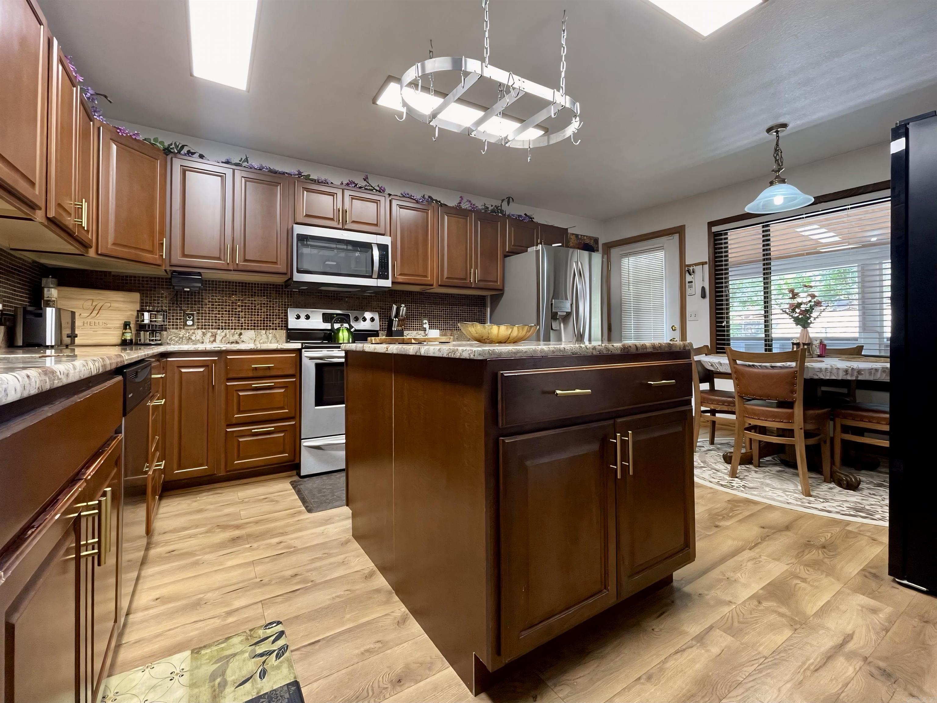 453  Razorback  Clinton, AR
