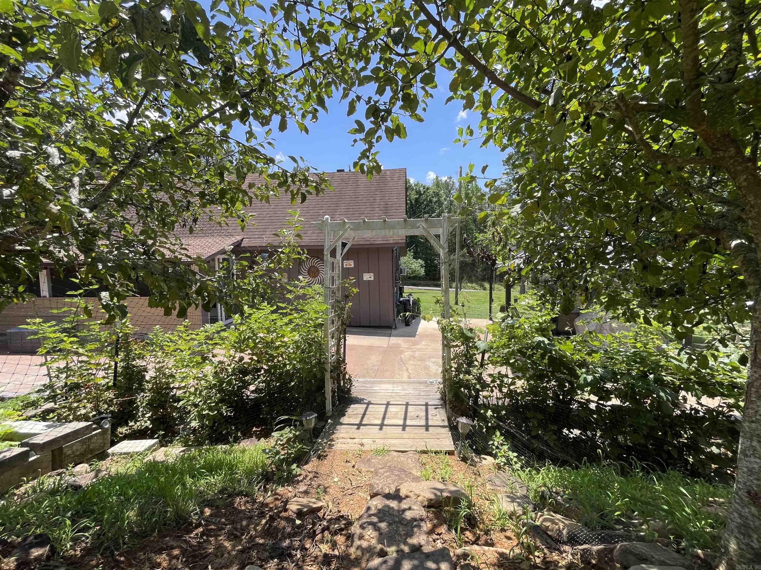 453  Razorback  Clinton, AR