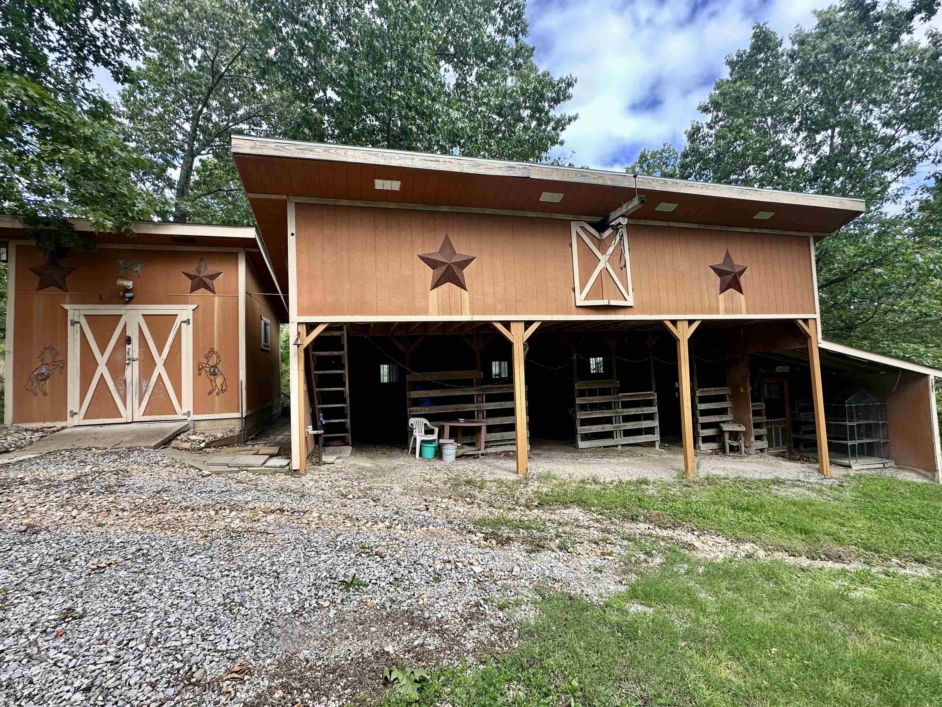 135  County Road 97  Clarkridge, AR